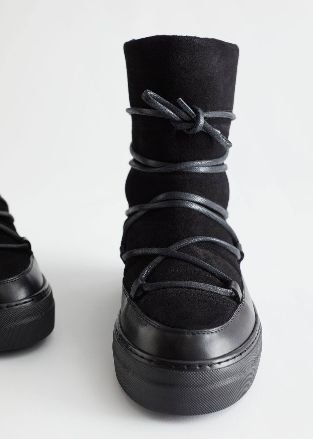 Lace-Up Snow Boots - {{variantName}} - Descriptive Detail