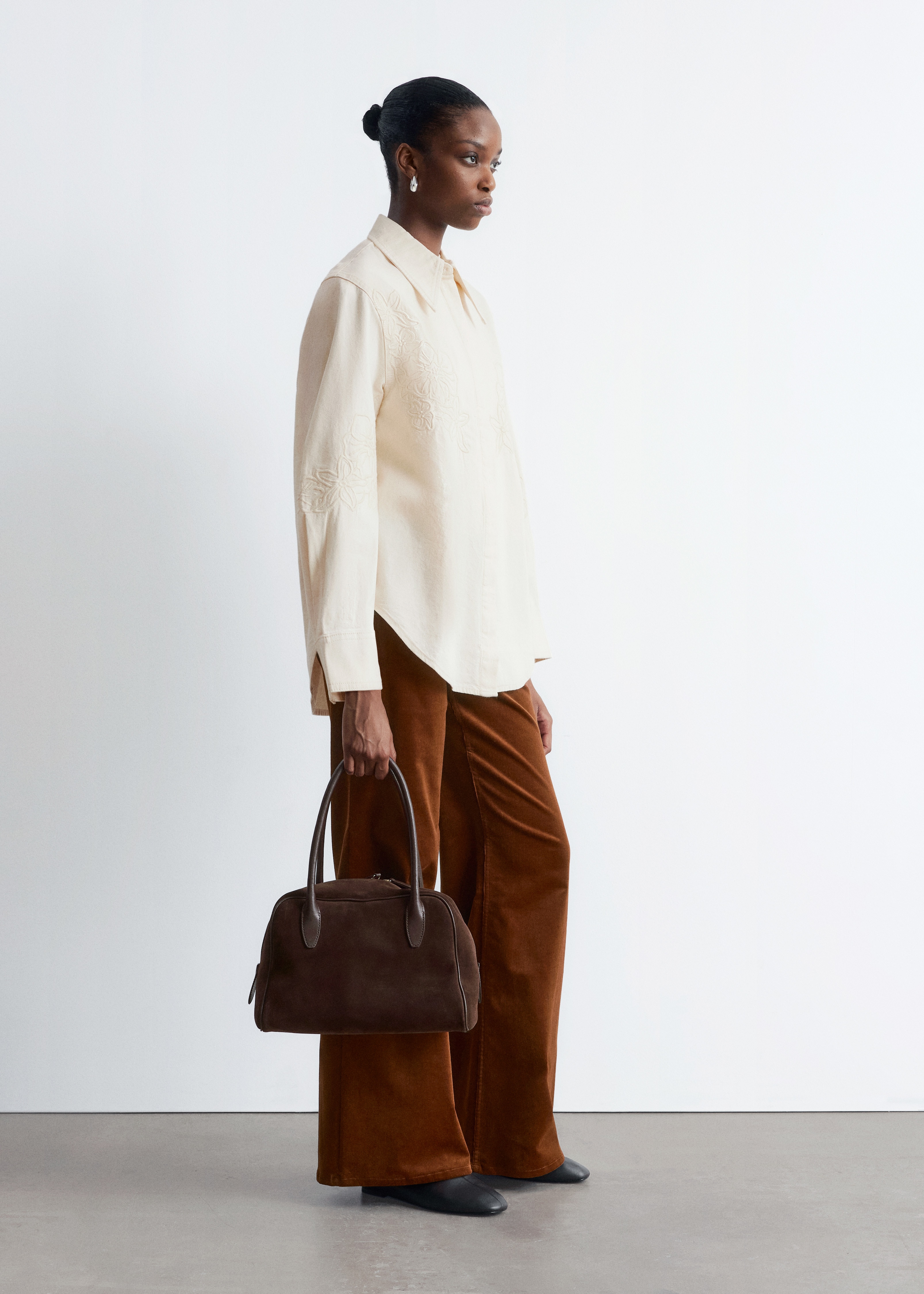 Broderet denimskjorte - Flødefarvet