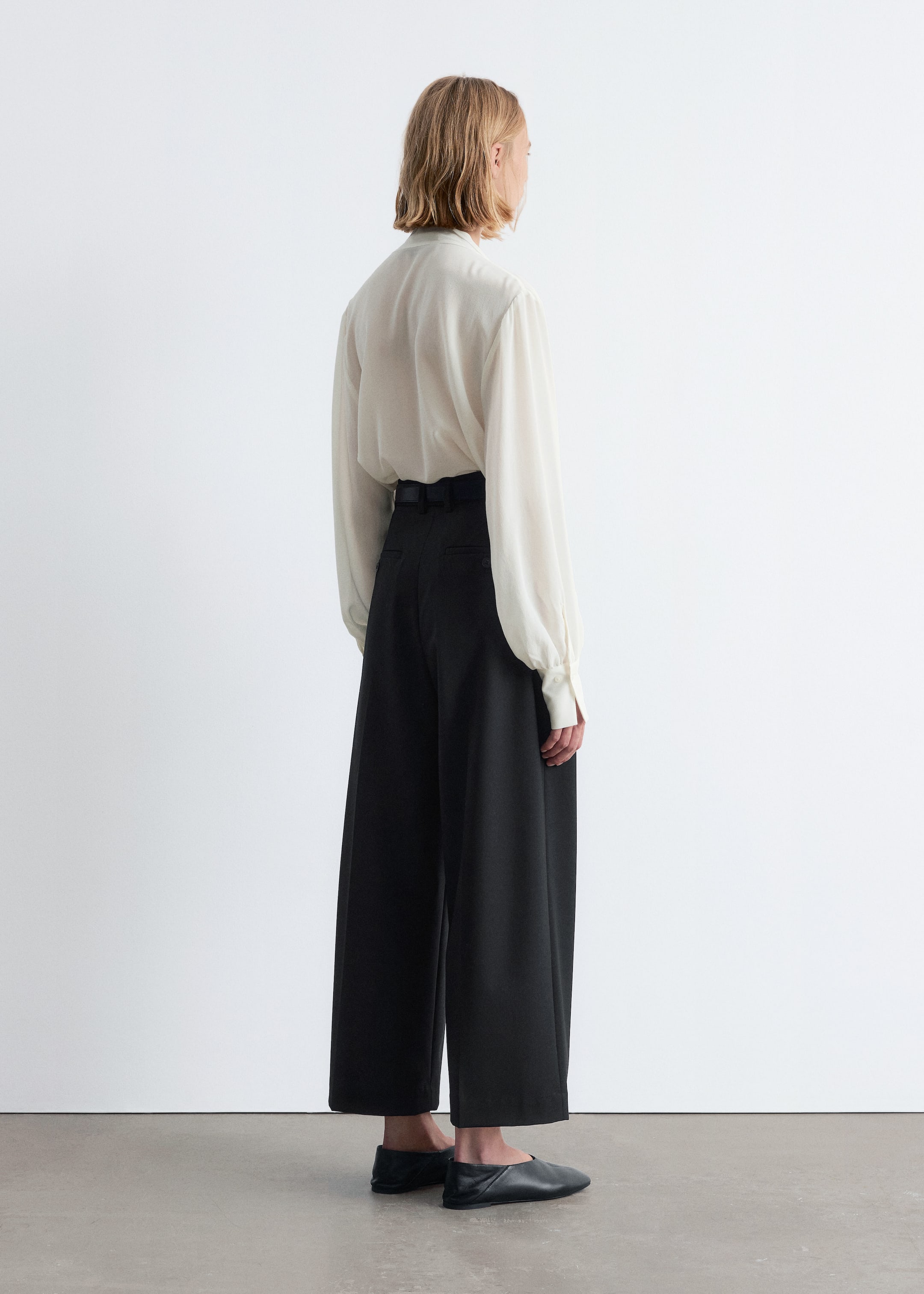 Grösseres Bild ansehen: Elegante Bügelfaltenhose - Schwarz - DAMEN | H&M CH 3