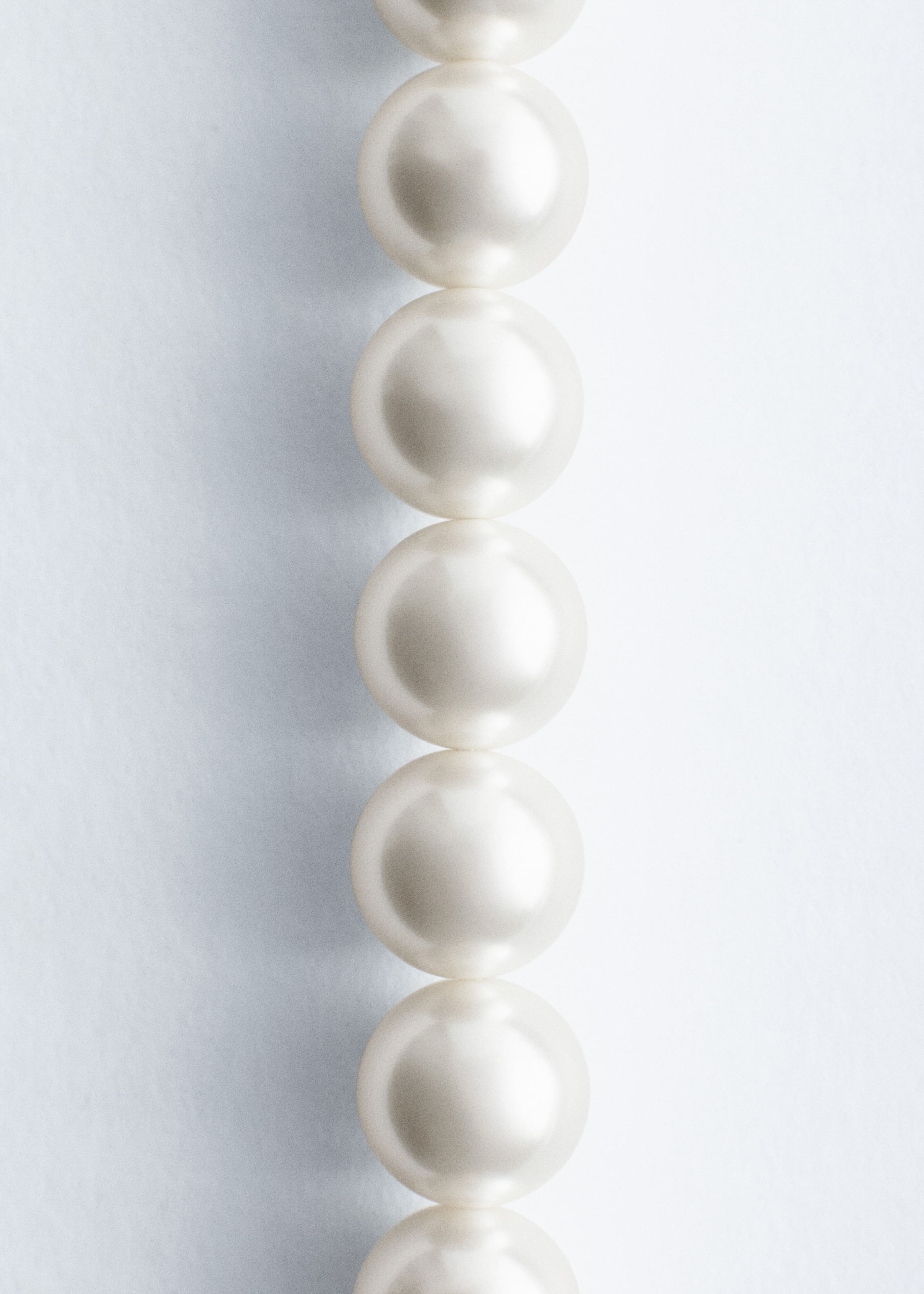 Image of Collar corto de cuentas esféricas