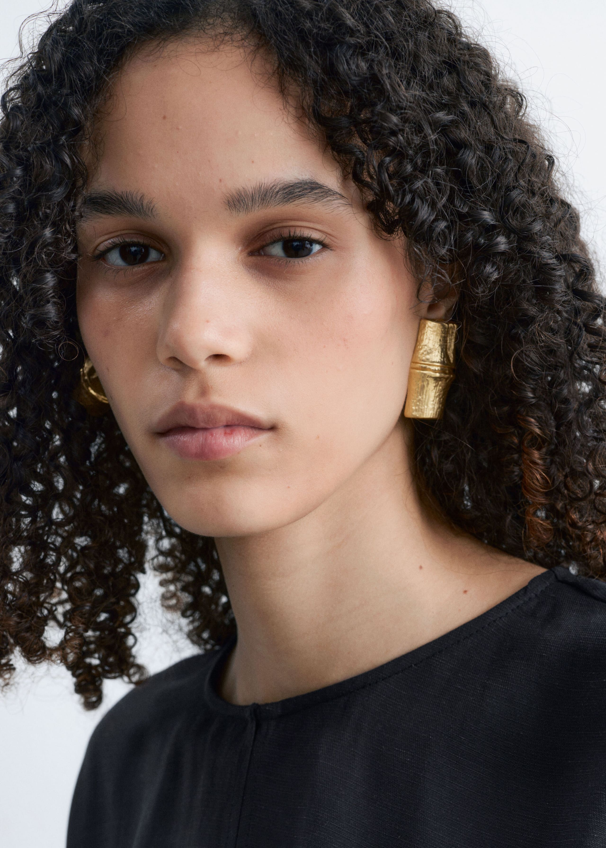 Sculpted Earrings - Gold - Still Life