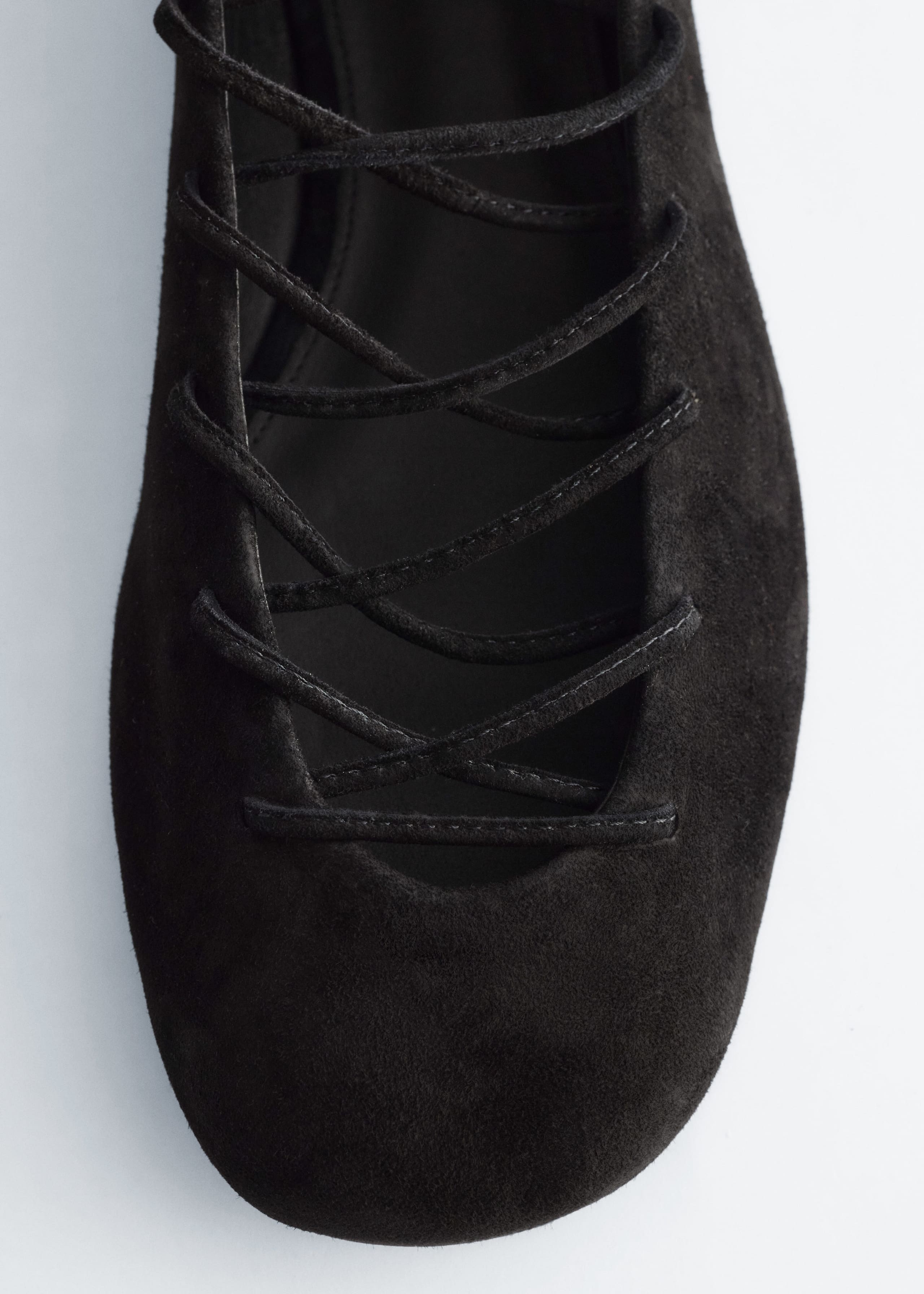 Image of Bailarinas de piel con cordones