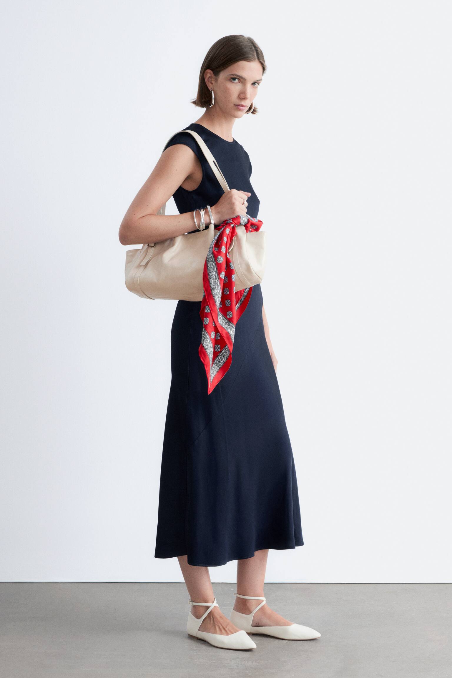 שמלת מקסי סאטן צמודה - 1