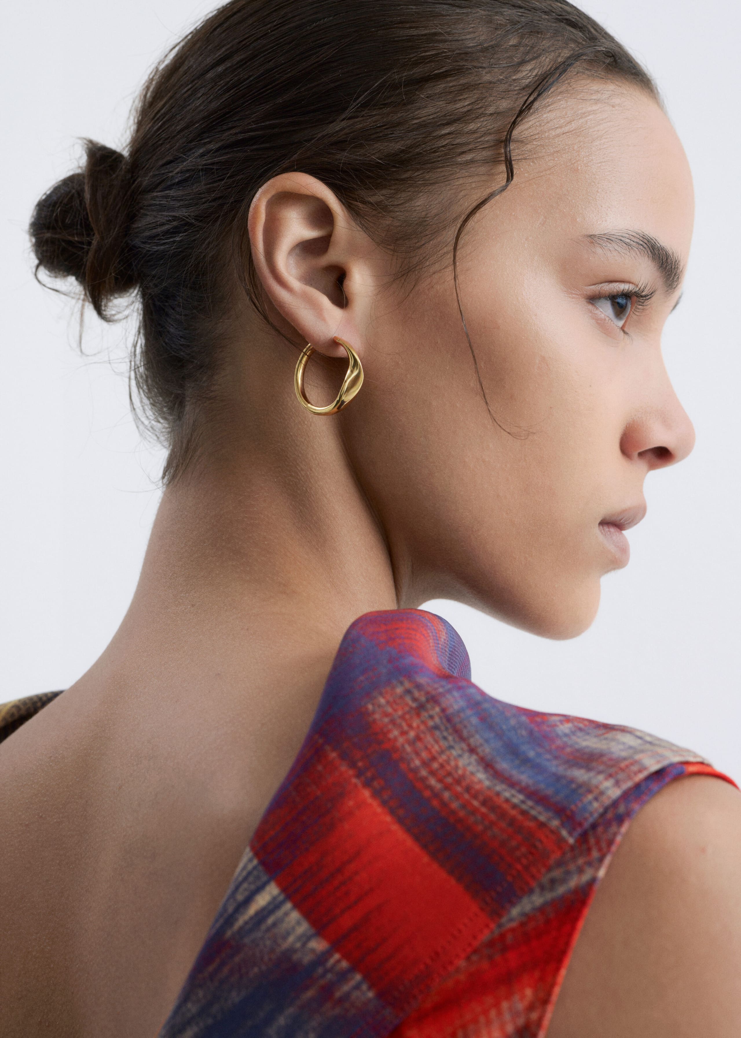 Twisted Hoop Earrings - Silver - Lookbook
