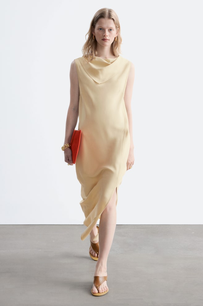 Robe midi avec foulard - Beige clair/Rouge/Imprimé - 1