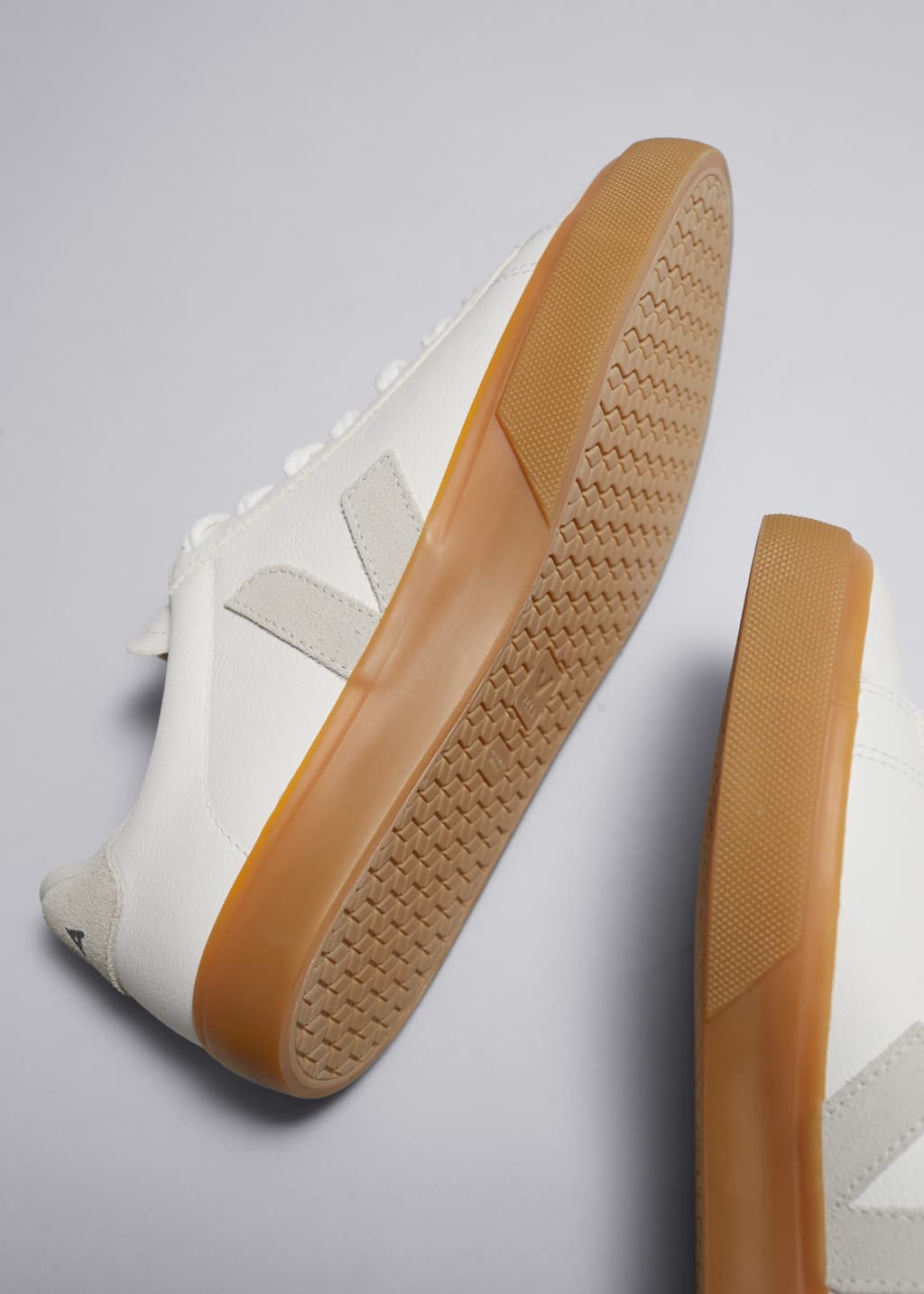 Skórzane sneakersy Veja Campo – Biały/Beżowy – Martwa natura
