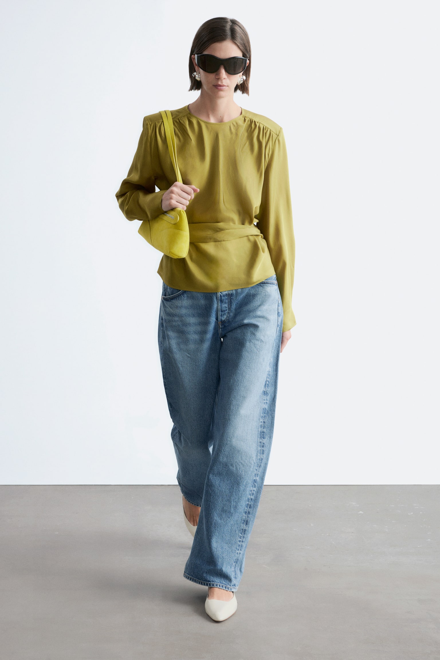 Rynket bluse med bindebælte - Olivengrøn/Hvid/diagonale striber - 5