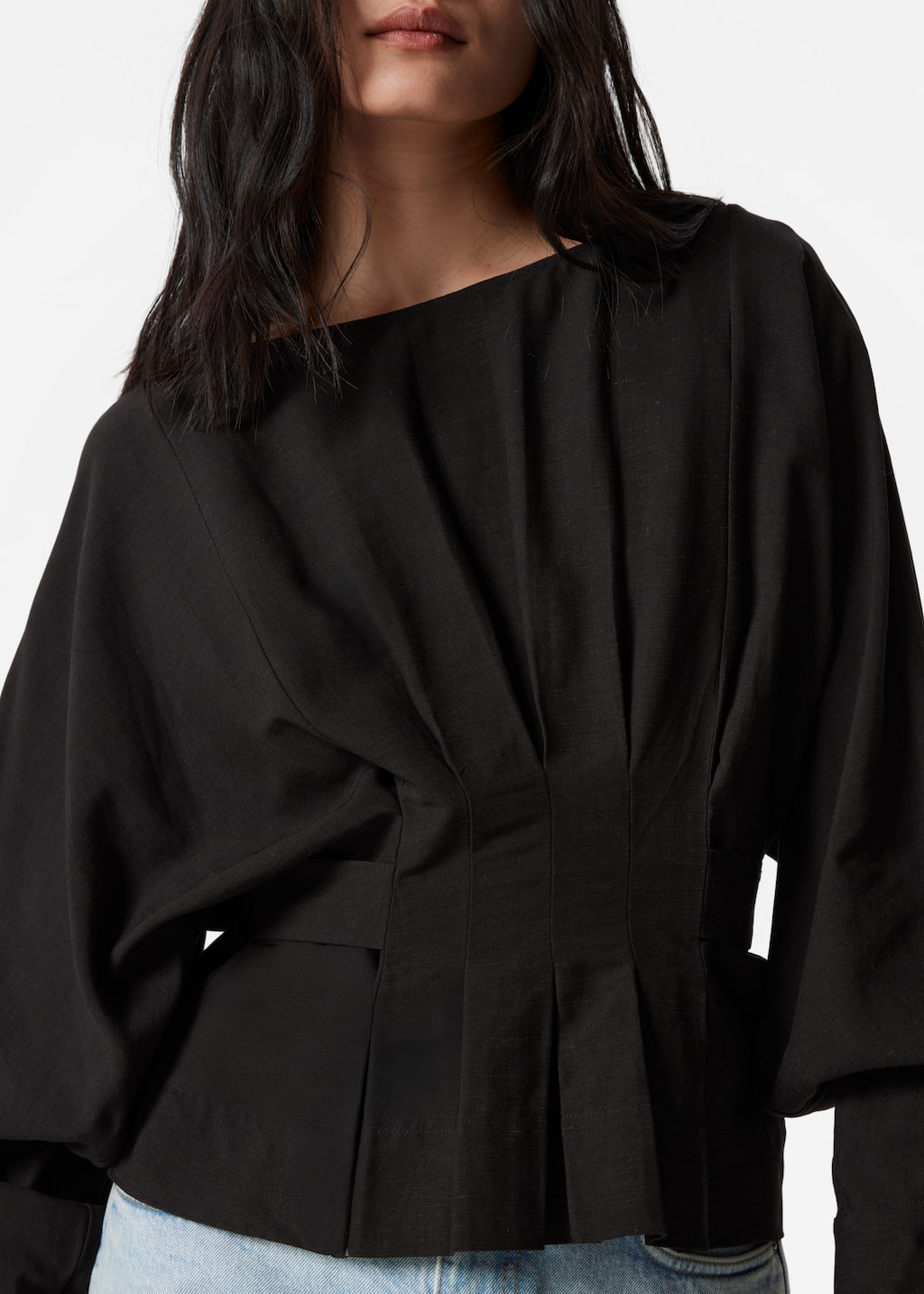 Image of Blusa a pieghe con scollo a barchetta