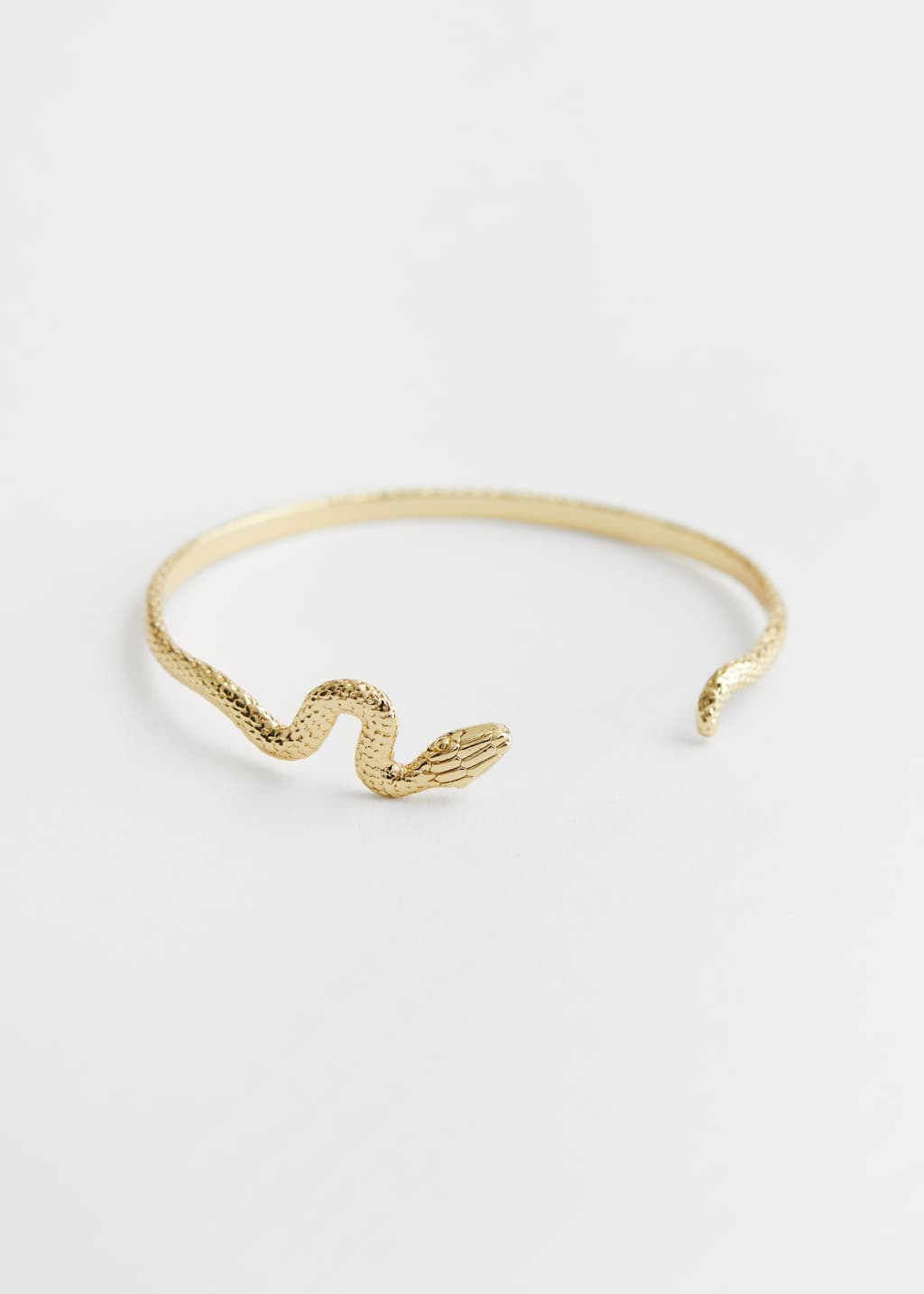Embossed Snake Cuff Bracelet - Gold - Natura morta
