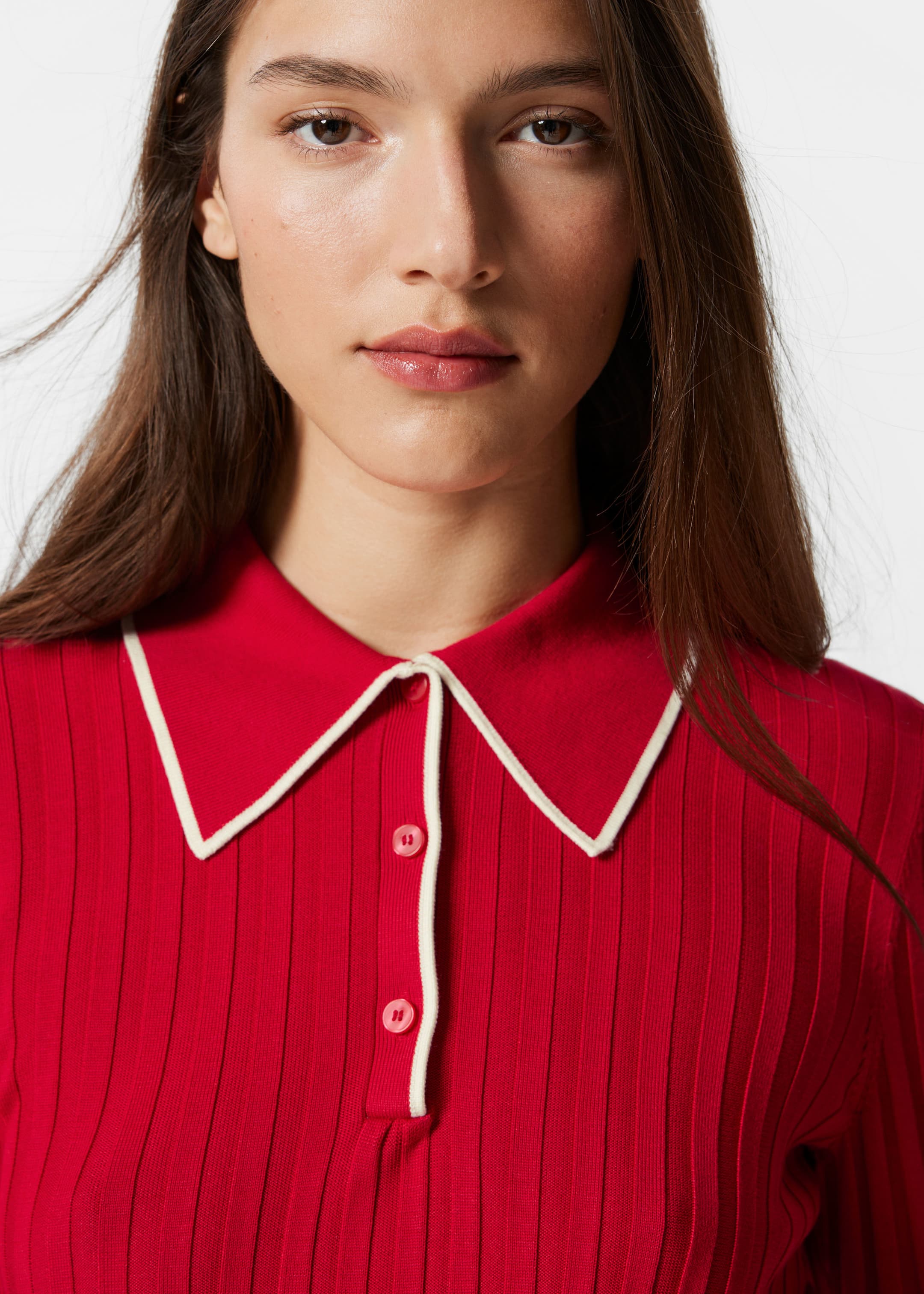 Visa större bild: Ribbstickad pikétröja - Röd - DAM | H&M SE 2