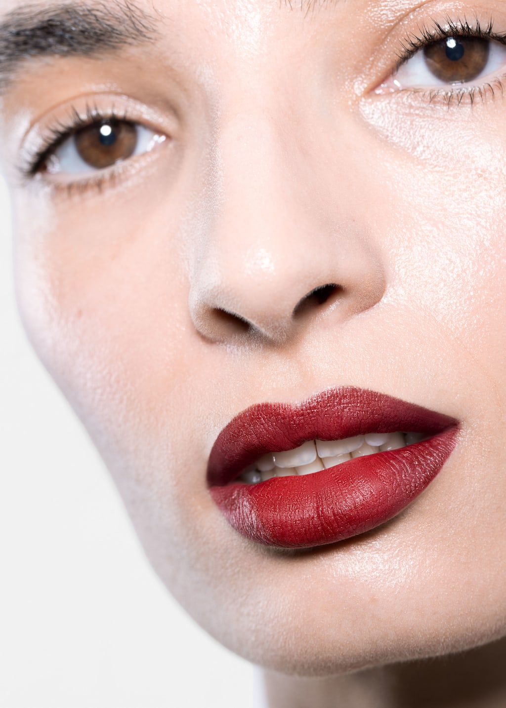 Matowa pomadka do ust – Rosy Moment – Lookbook