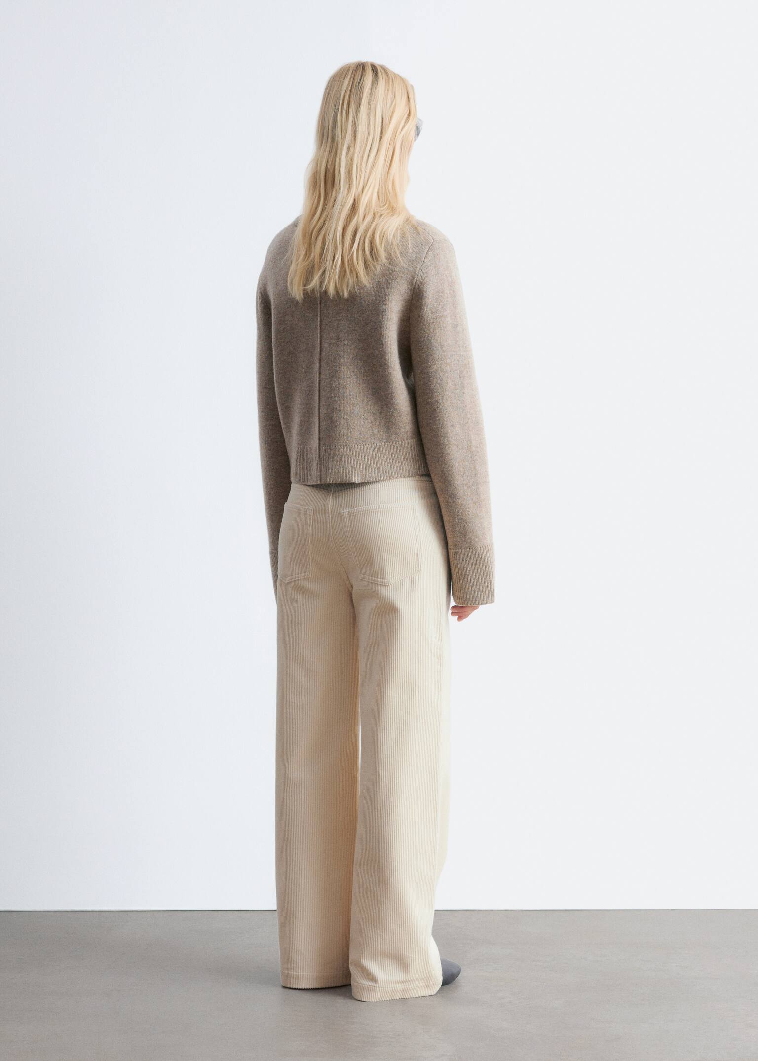 Verkürzte, kastenförmige Strickjacke - Graubraun/Dunkelgrau - 3