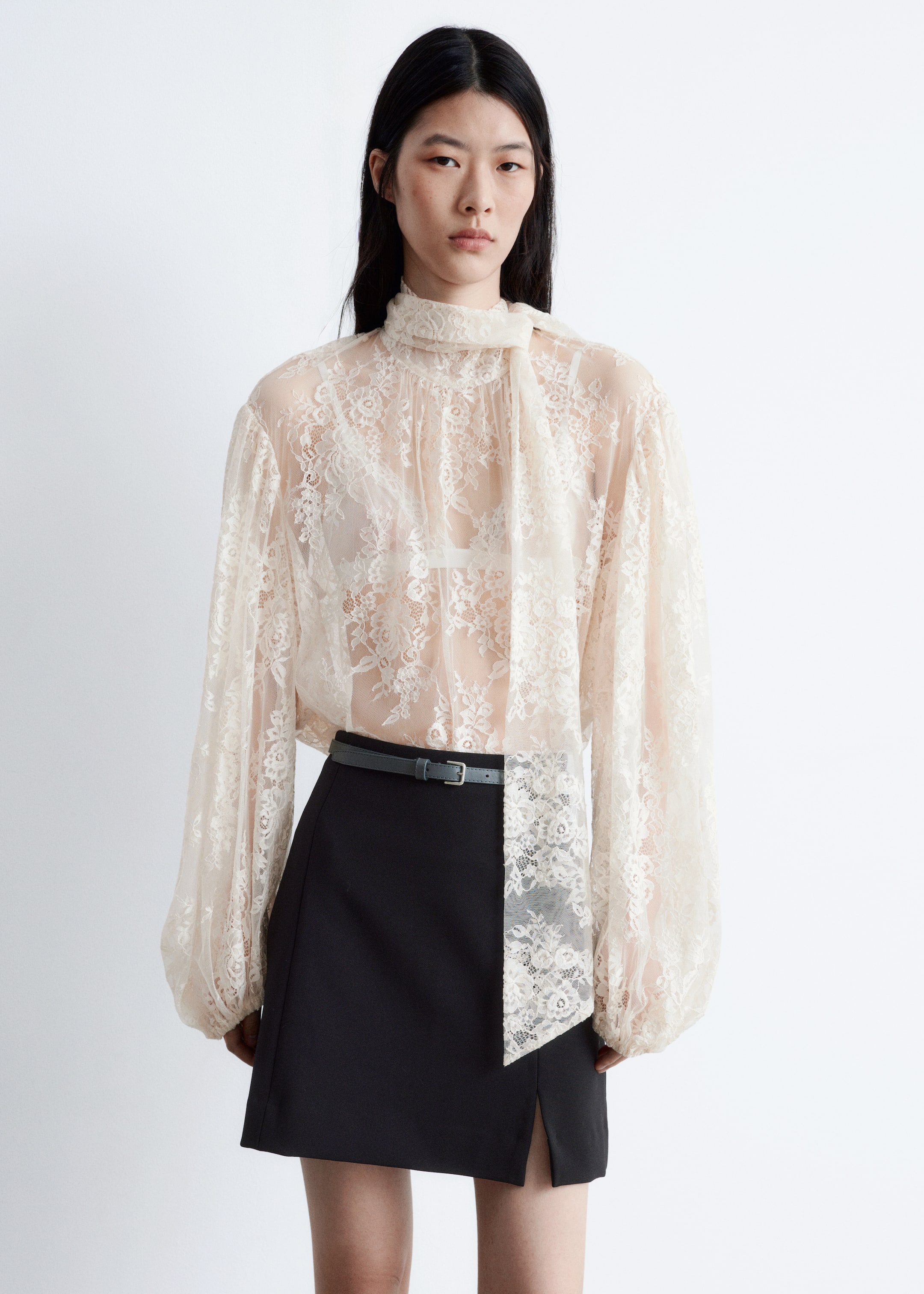 Zobrazit větší obrázek: Mini sukně s vysokým pasem - Černá - ŽENY | H&M CZ 1