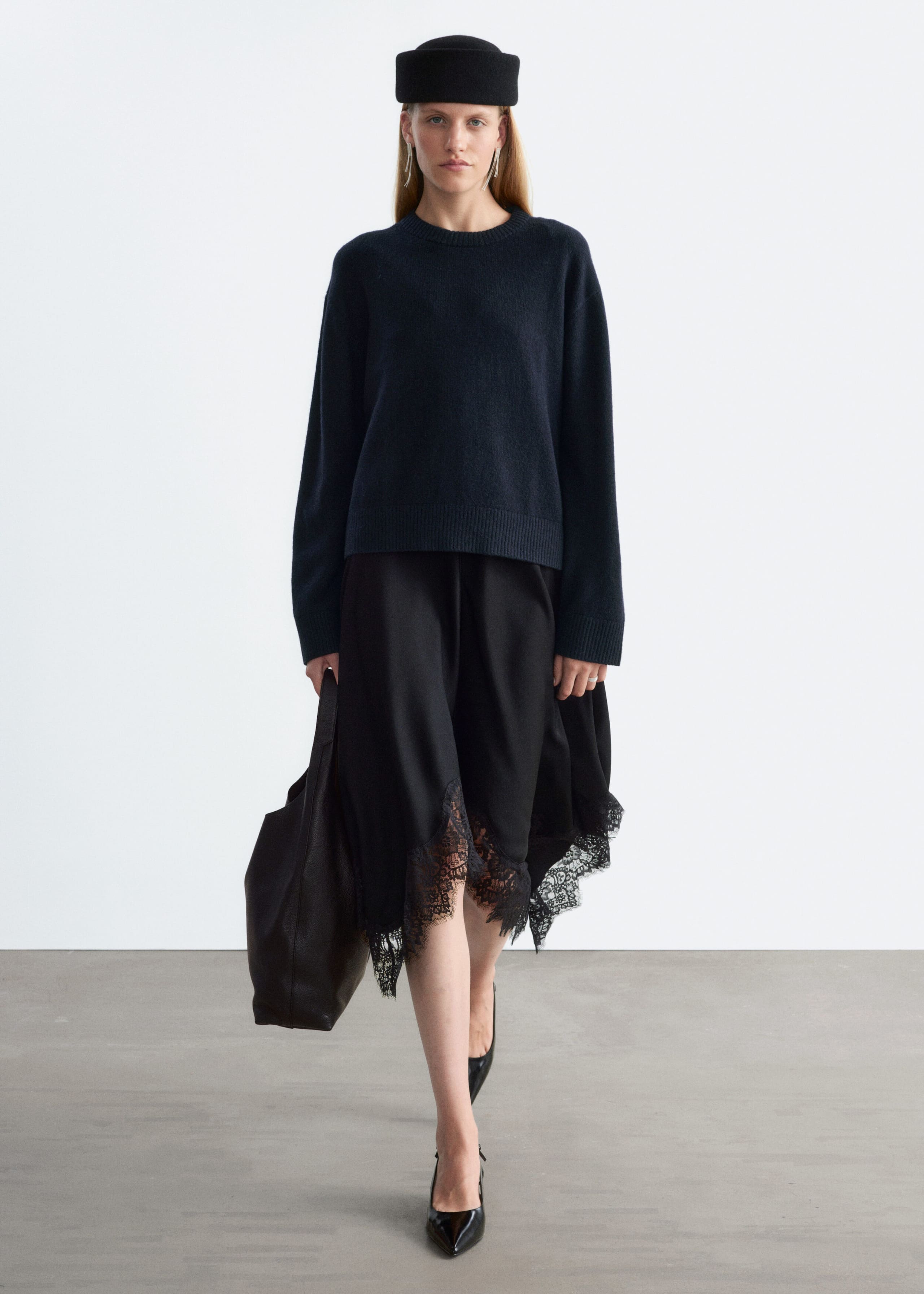 Kastenförmiger Strickpullover - Dunkelbraun - Lookbook