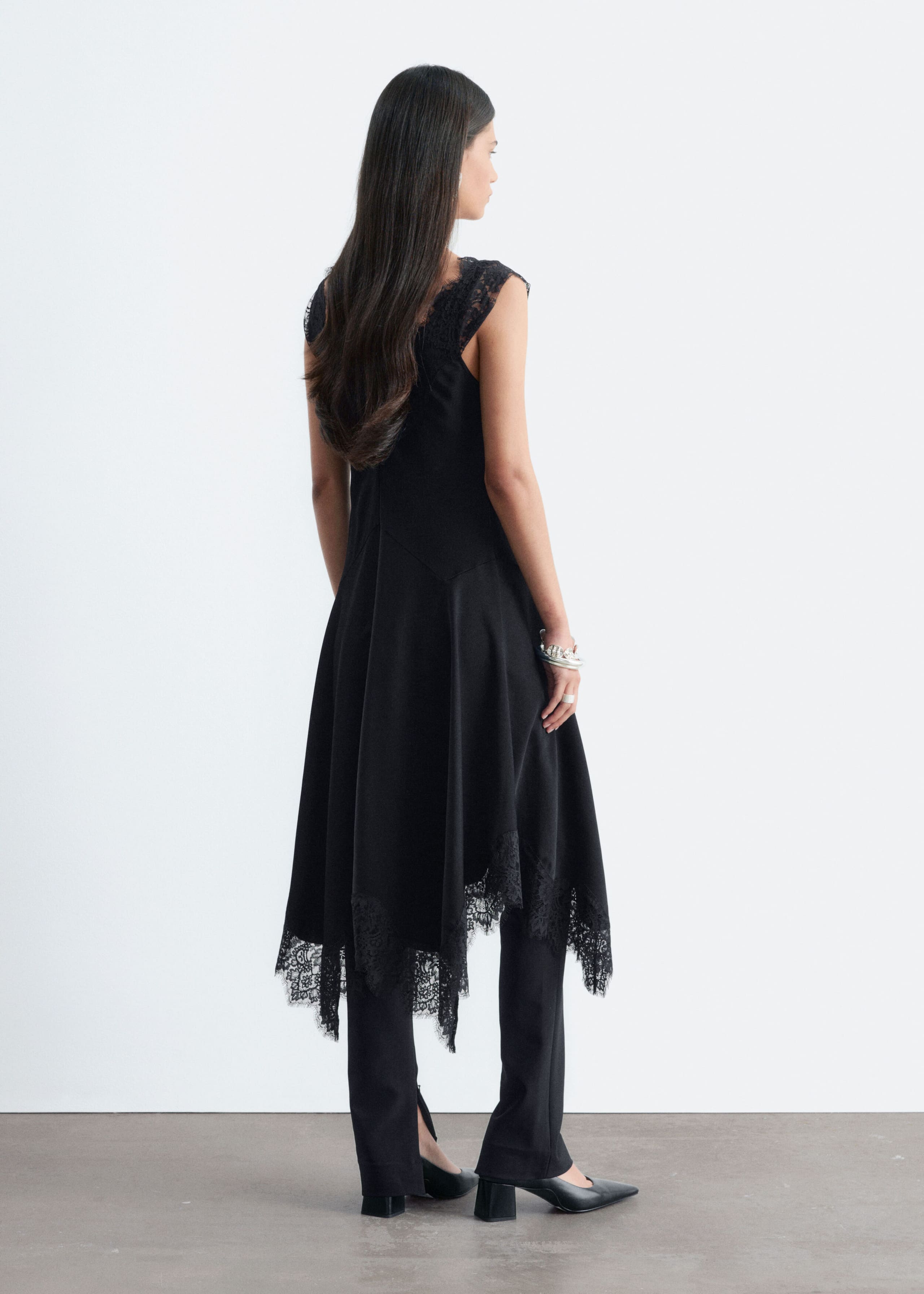 Robe midi à bordures en dentelle - Noir - Lookbook