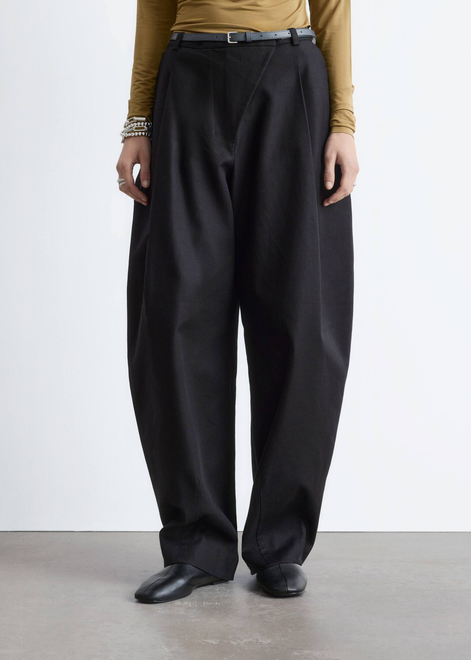 Bő szárú nadrág - Fekete - 3