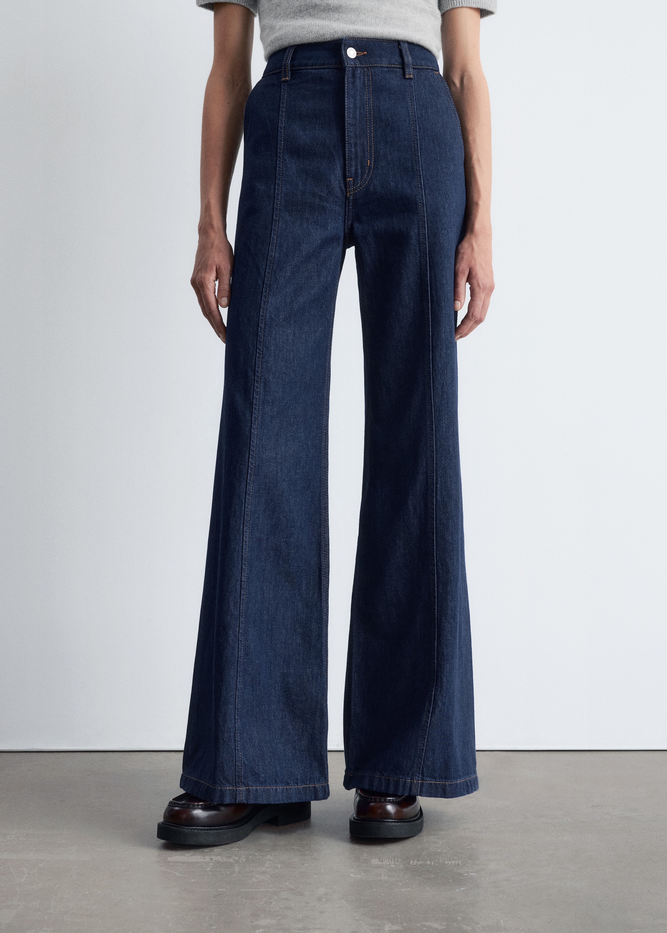 Agrandir l'image: Jean bootcut aux coutures visibles - Bleu moyen - FEMME | H&M FR 2