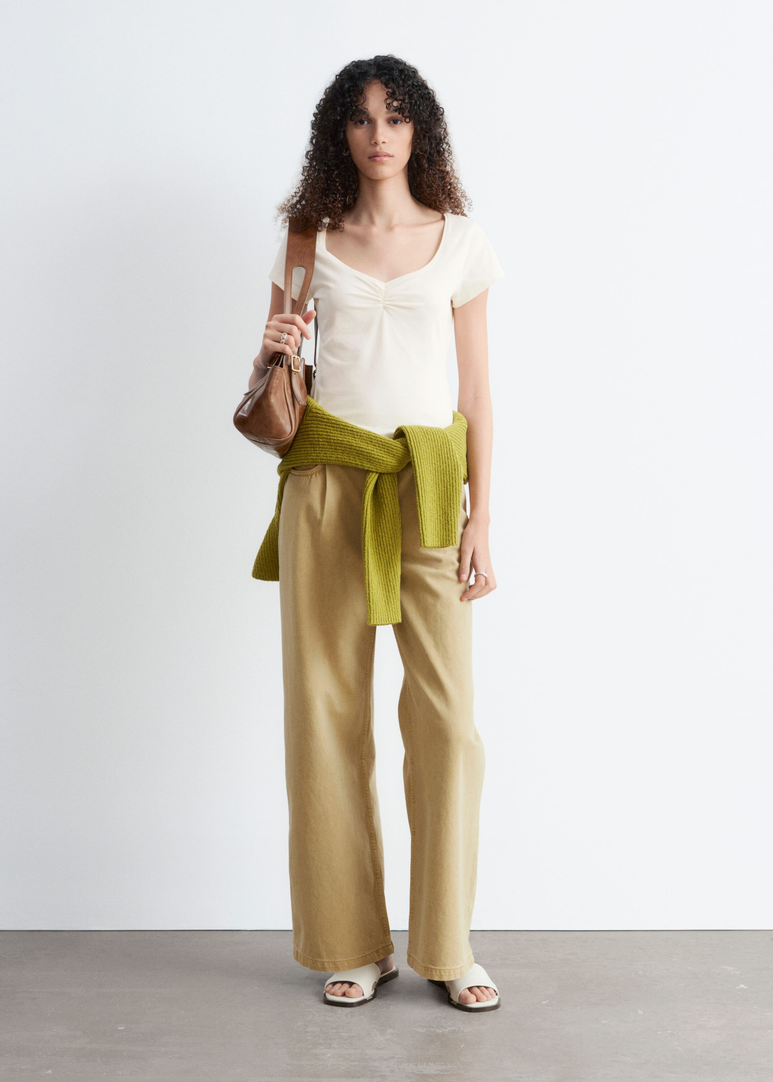 Image of Topp i trikå med rynkad byst