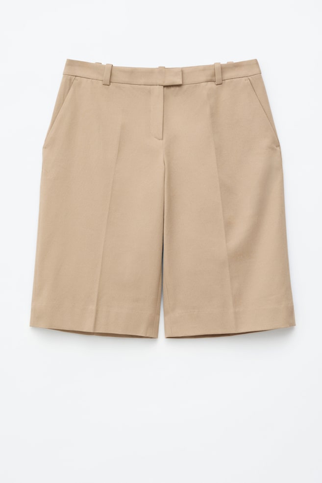 Pantalones cortos tipo sastre a la rodilla - Beige/Negro - 1