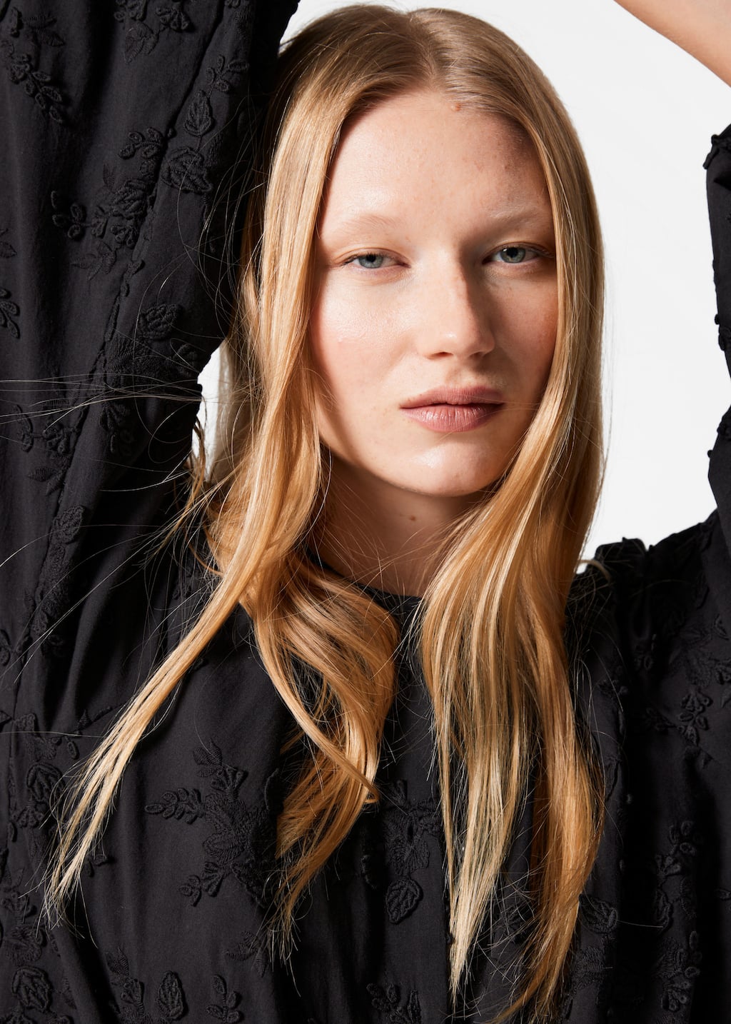 Voluminous Floral-Appliqué Blouse - Black - Lookbook