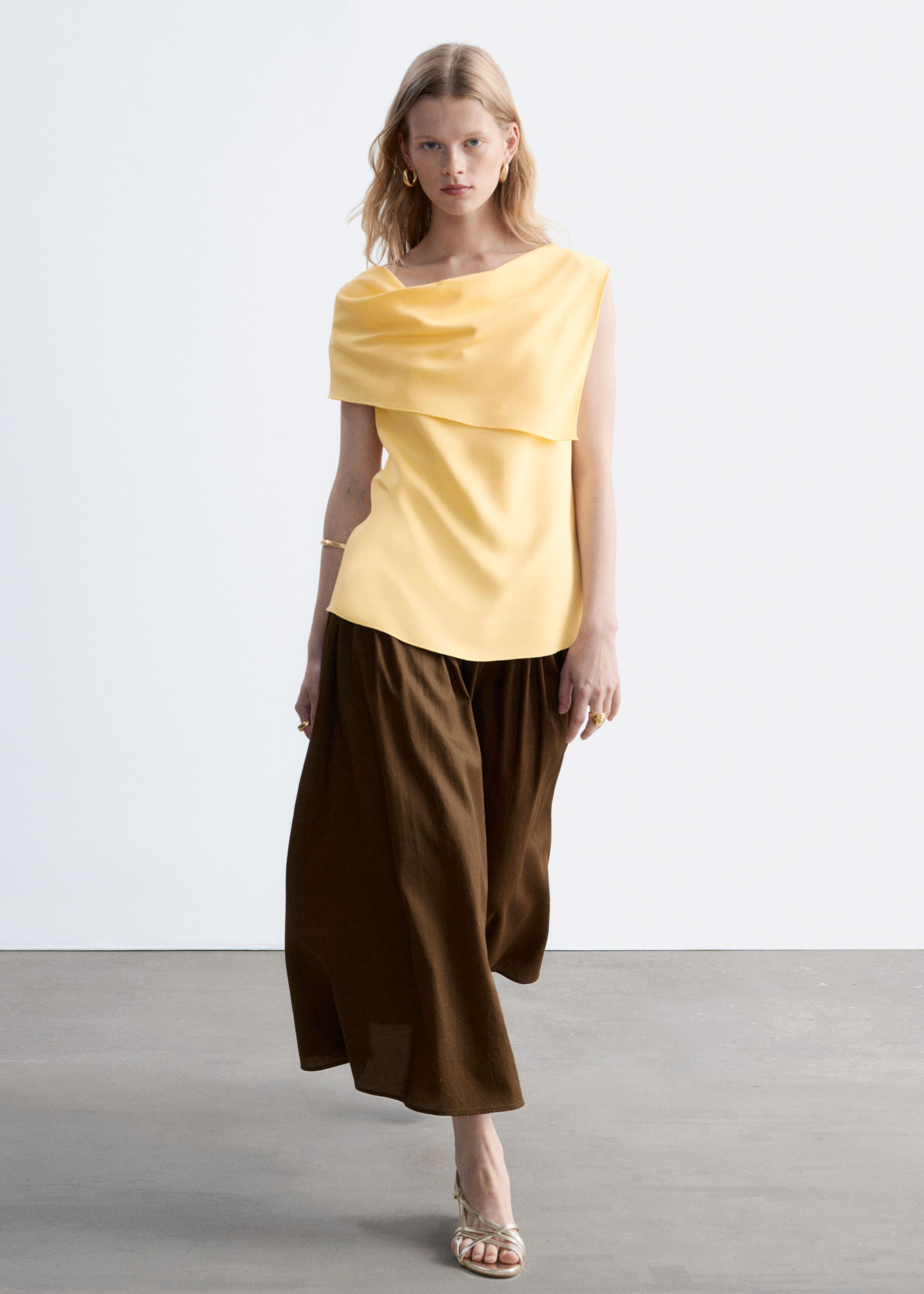 Haut sans manches avec foulard - Jaune clair - Lookbook