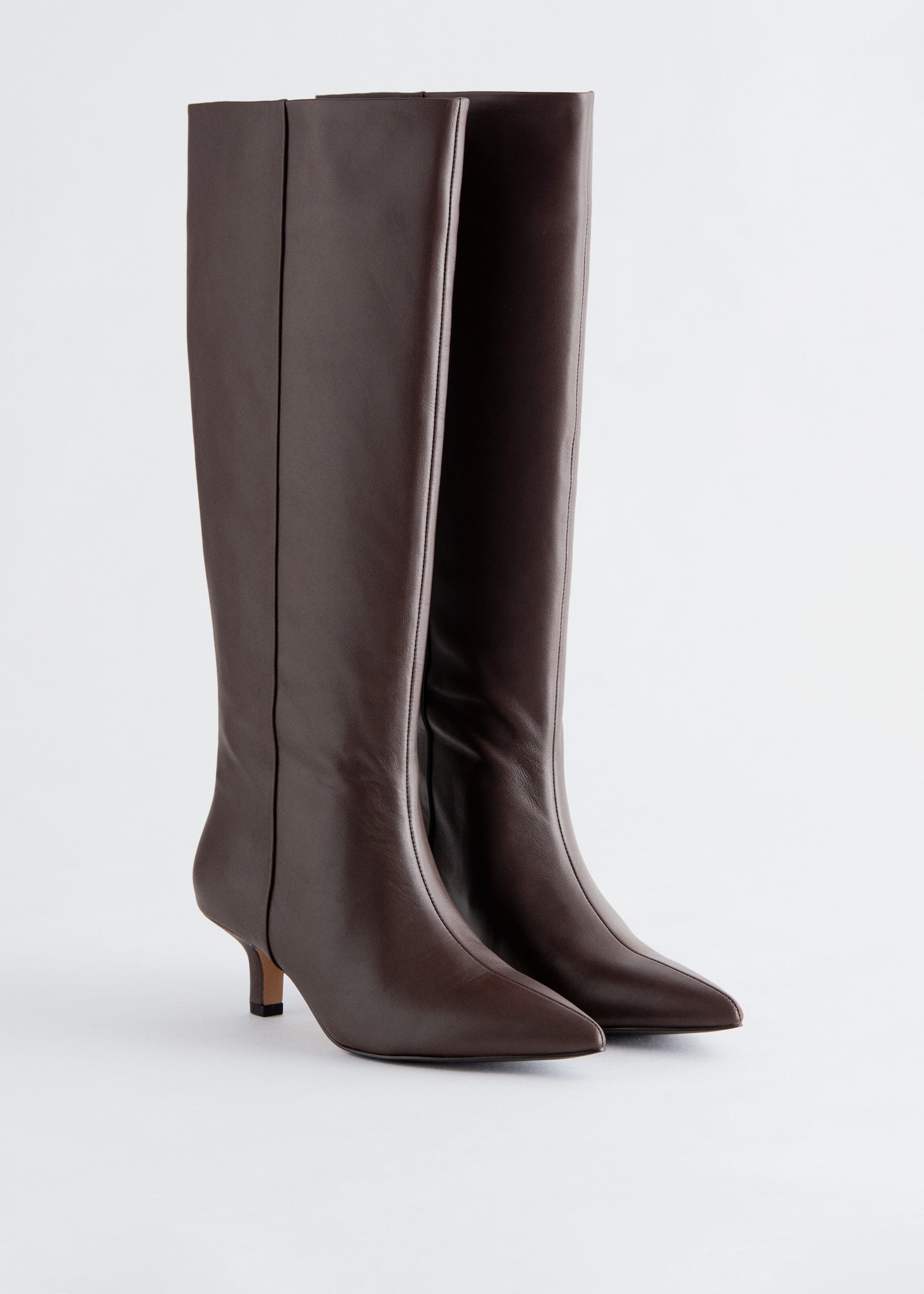 Botas de piel hasta la rodilla con "kitten heel" - Marrón oscuro/Negro/Serpiente beige claro - 7