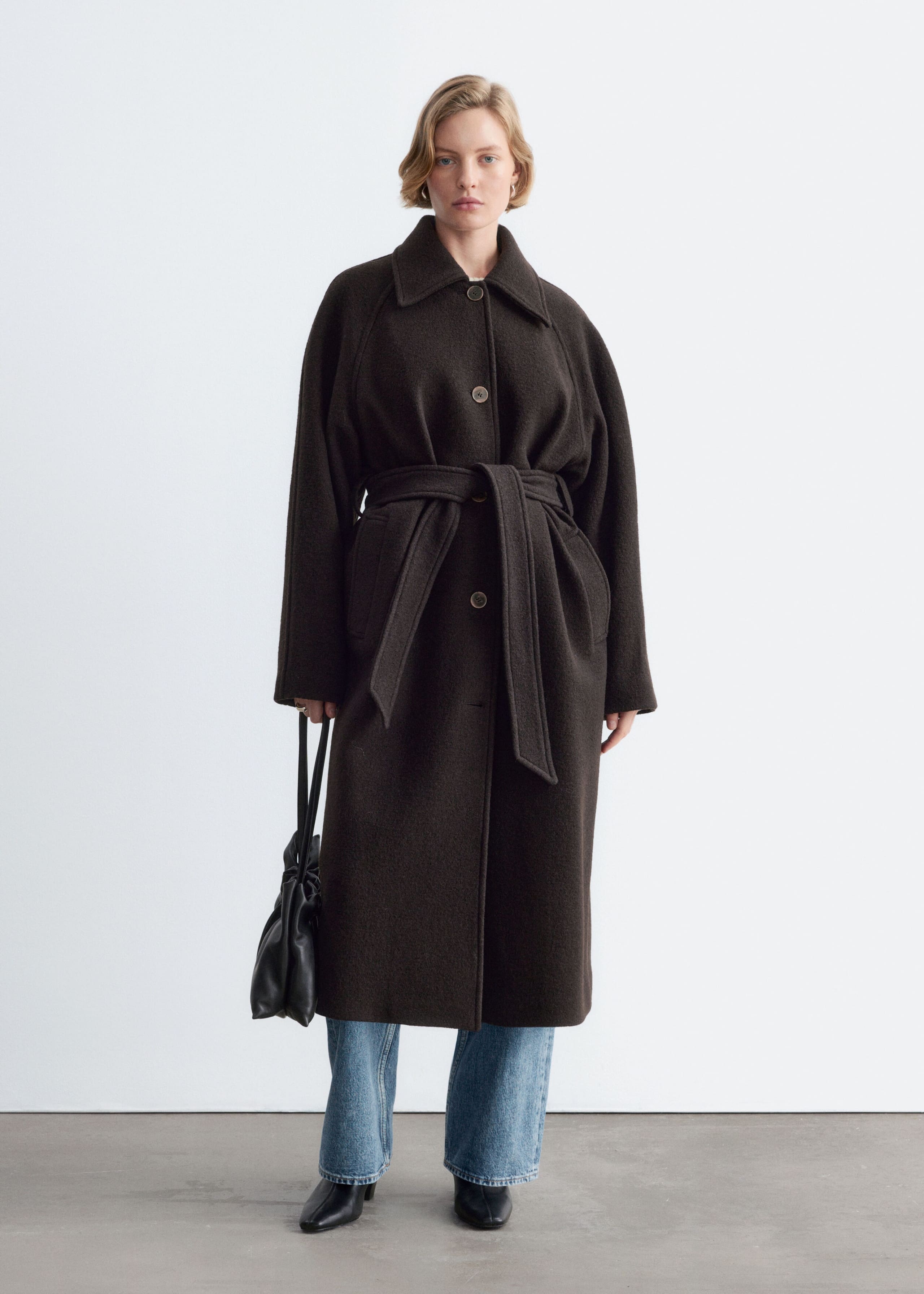 Jas van boucléwol - Donkerbruin - Lookbook