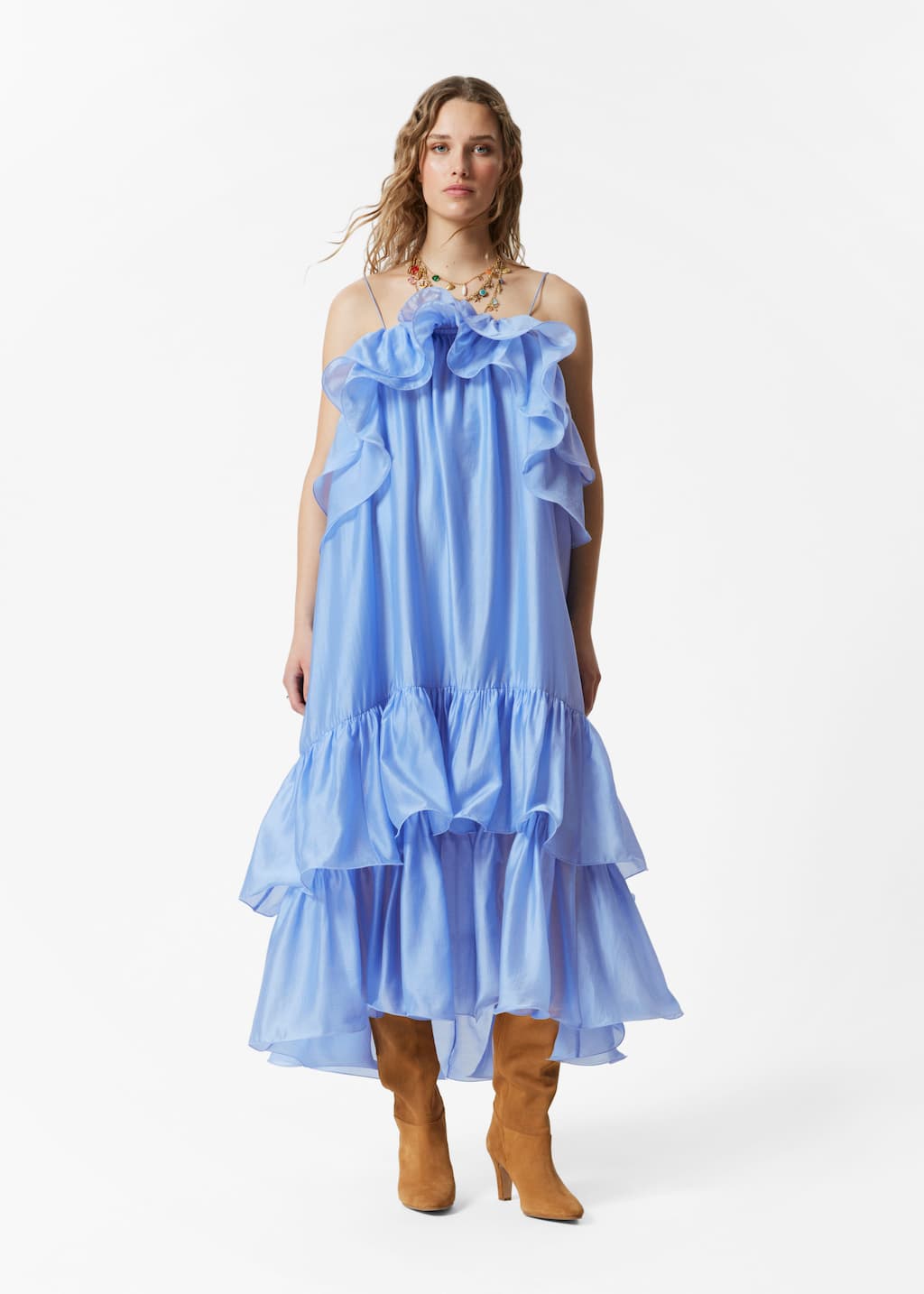 Image of Robe longue à volants aux épaules nues