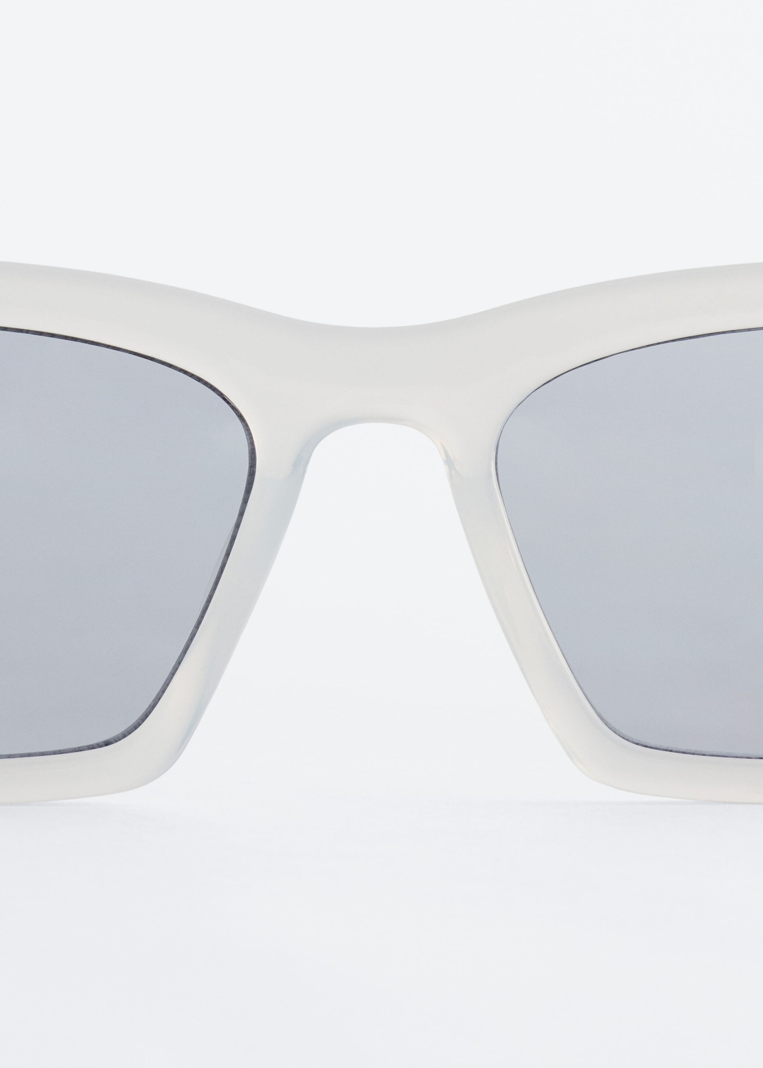 Lunettes de soleil œil de chat angulaires - {{variantName}} - Descriptive Detail