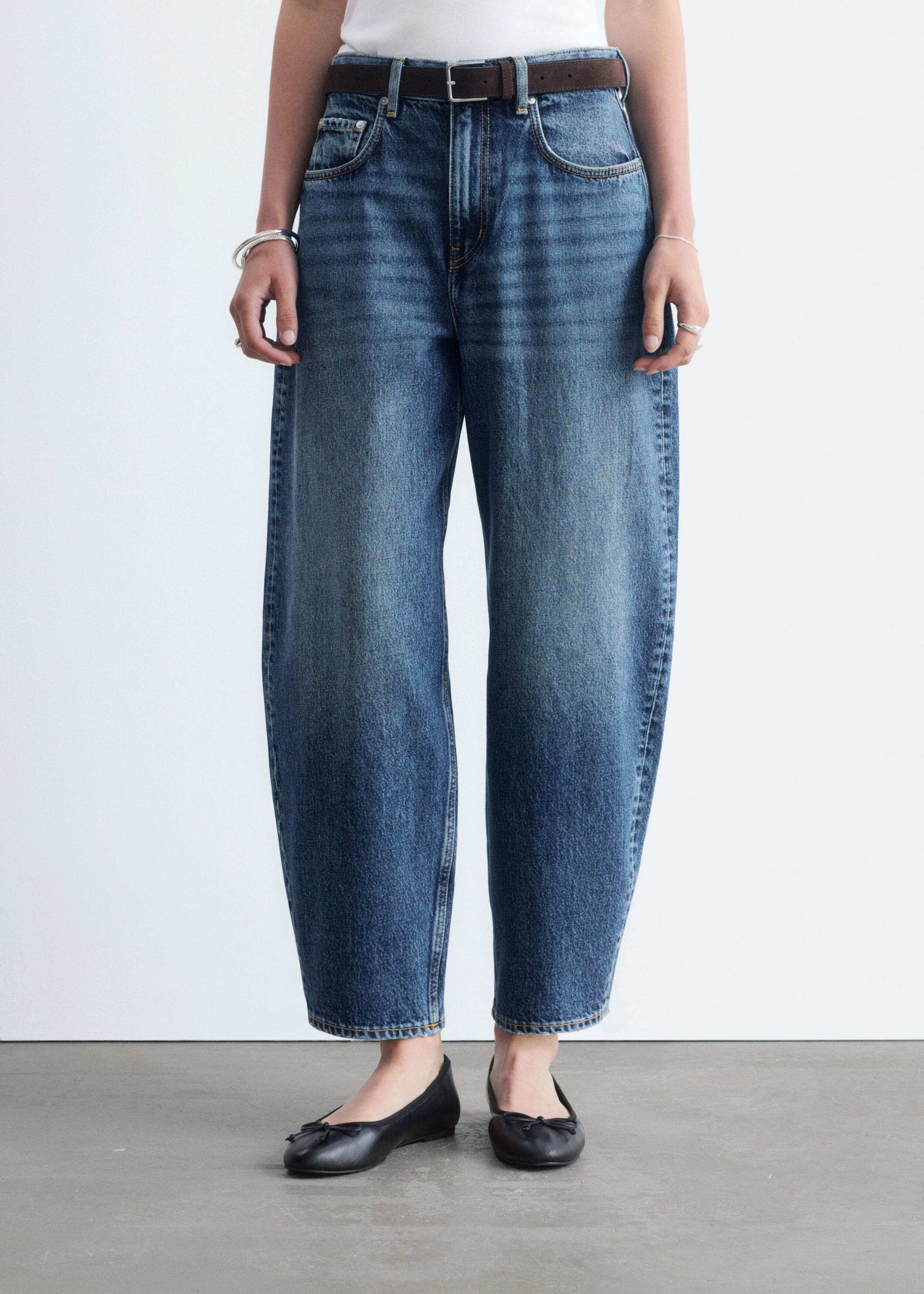Barrel-Leg Ankle Jeans - Washed blue - Lookbook
