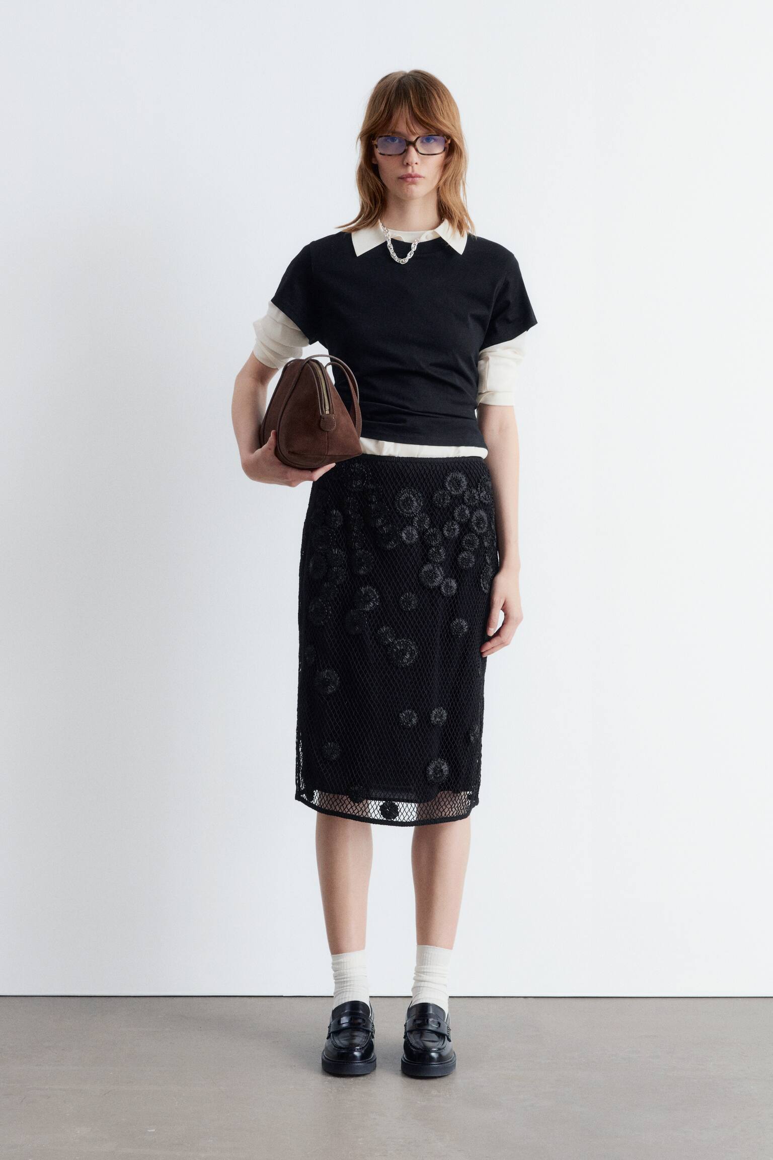 Миди пола с флорални апликации и мрежа - Черен - 3