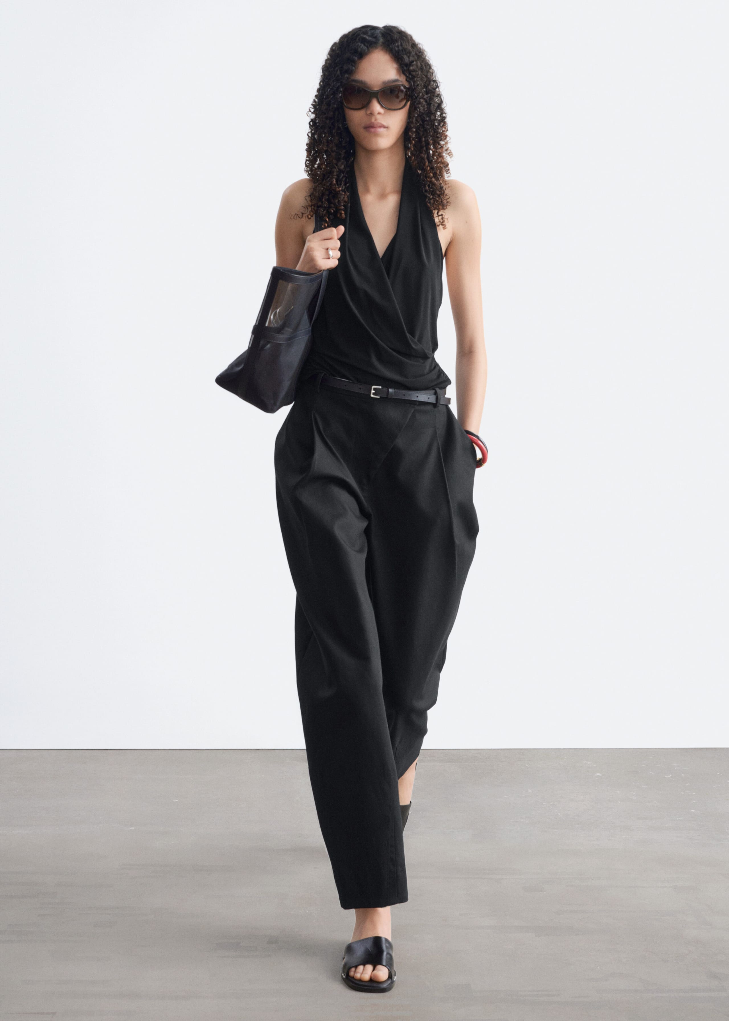 Barrel-Leg Trousers - Black - Still Life