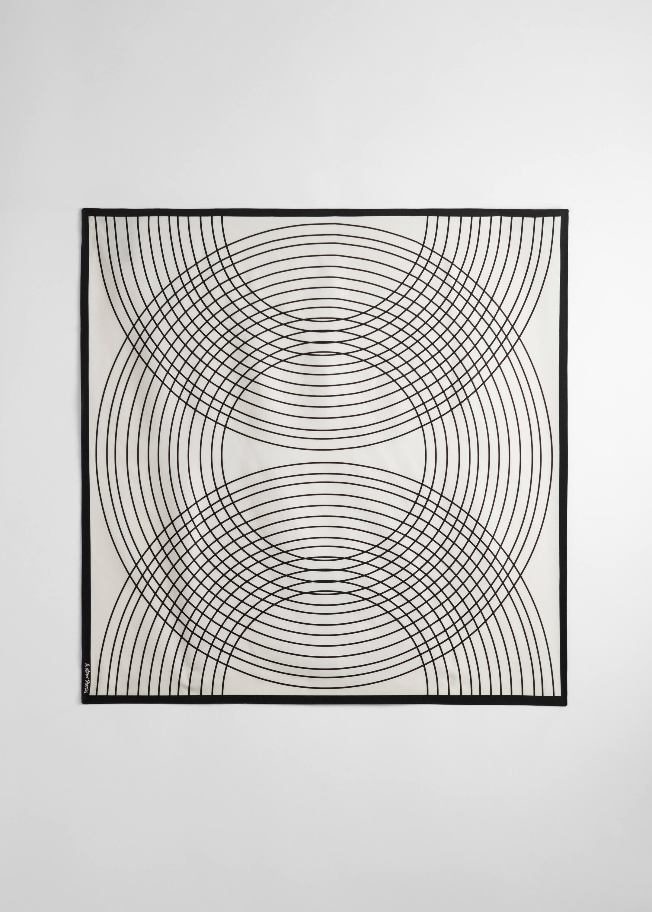 Zobacz większy obraz: Kwadratowa apaszka z graficznym nadrukiem - Biały - ONA | H&M PL 1