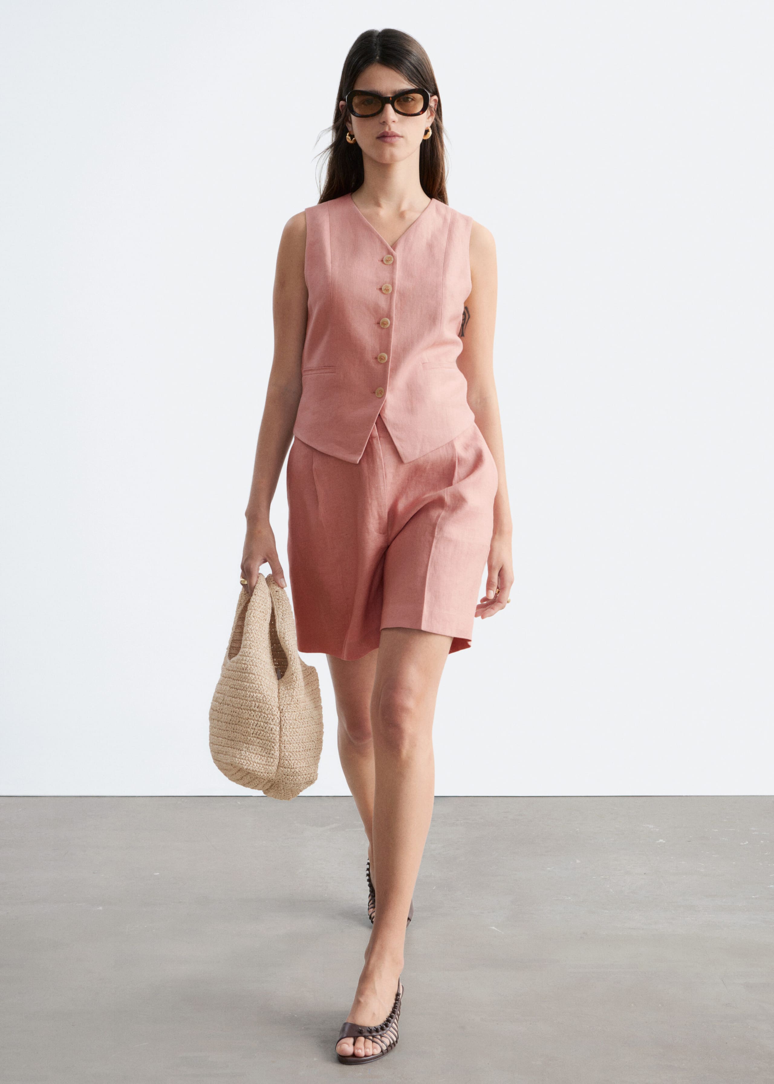 Linen Waistcoat - Dark Brown - Lookbook