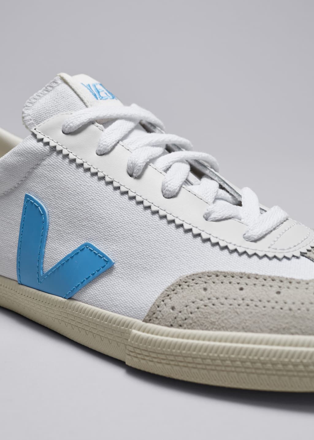 Sneakersy Veja Volley Canvas – {{variantName}} – Szczegół