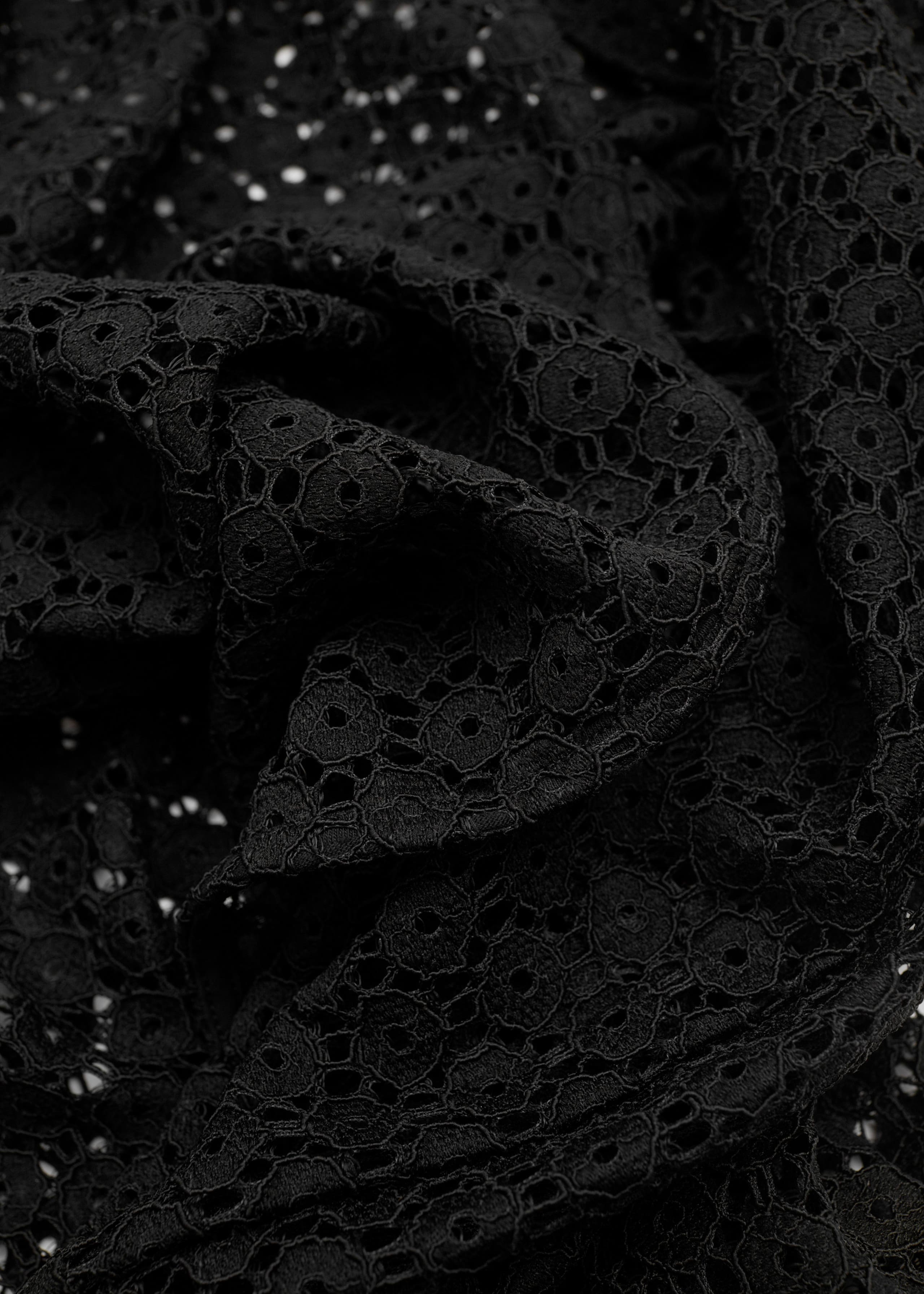 Twisted Front Lace Sarong - {{variantName}} - Descriptive Detail