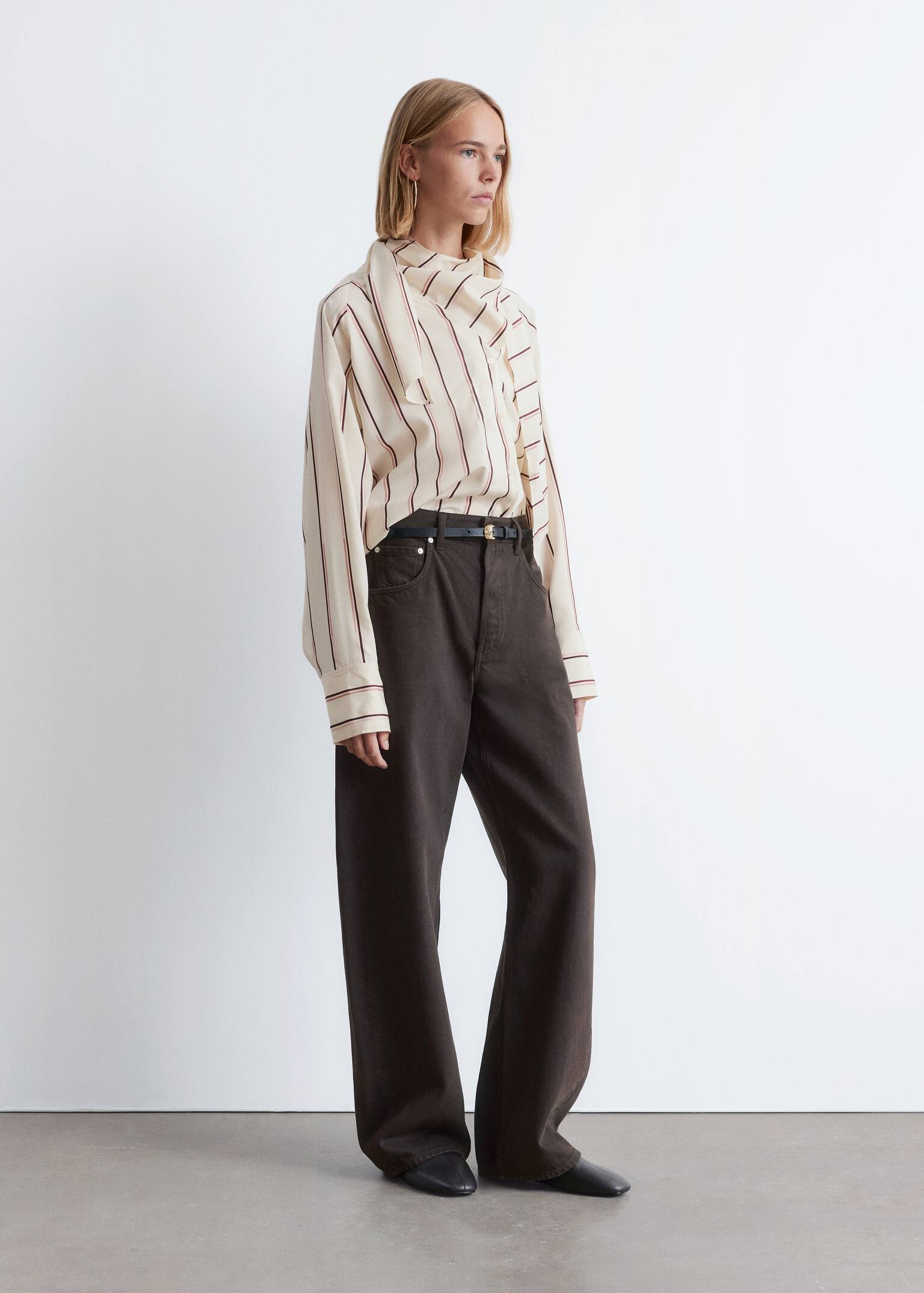 Camicia con dettaglio sciarpa - Beige a righe/Rosso scuro