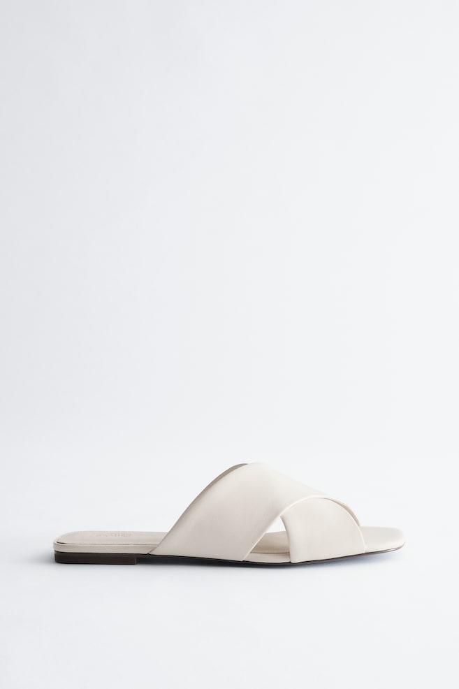 Sandalias de tiras cruzadas - Blanco roto/Beige/Negro/Marrón/Rojo brillante - 1