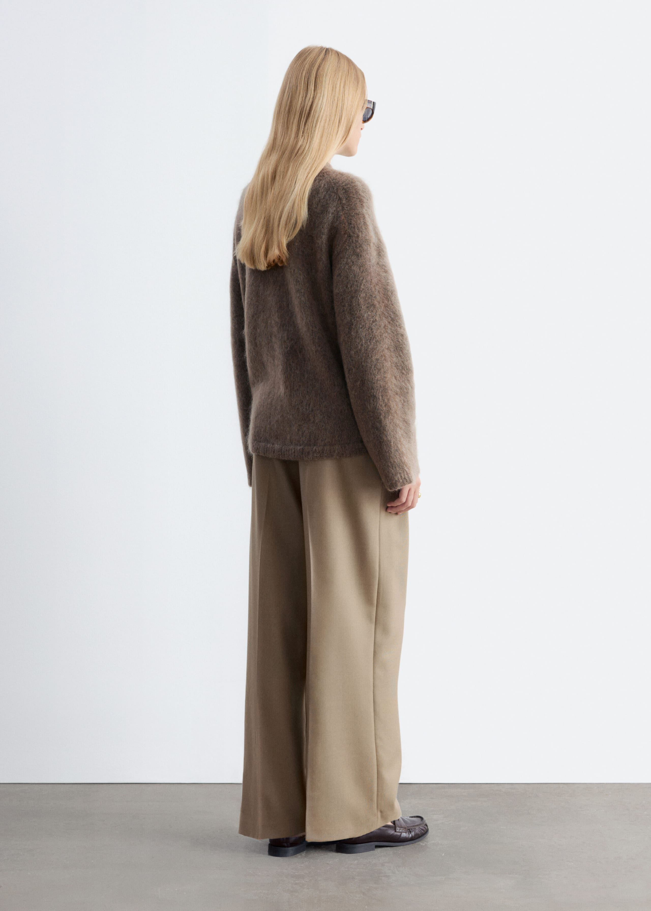 Pullover aus Mohair-Mix - Graubraun - Lookbook