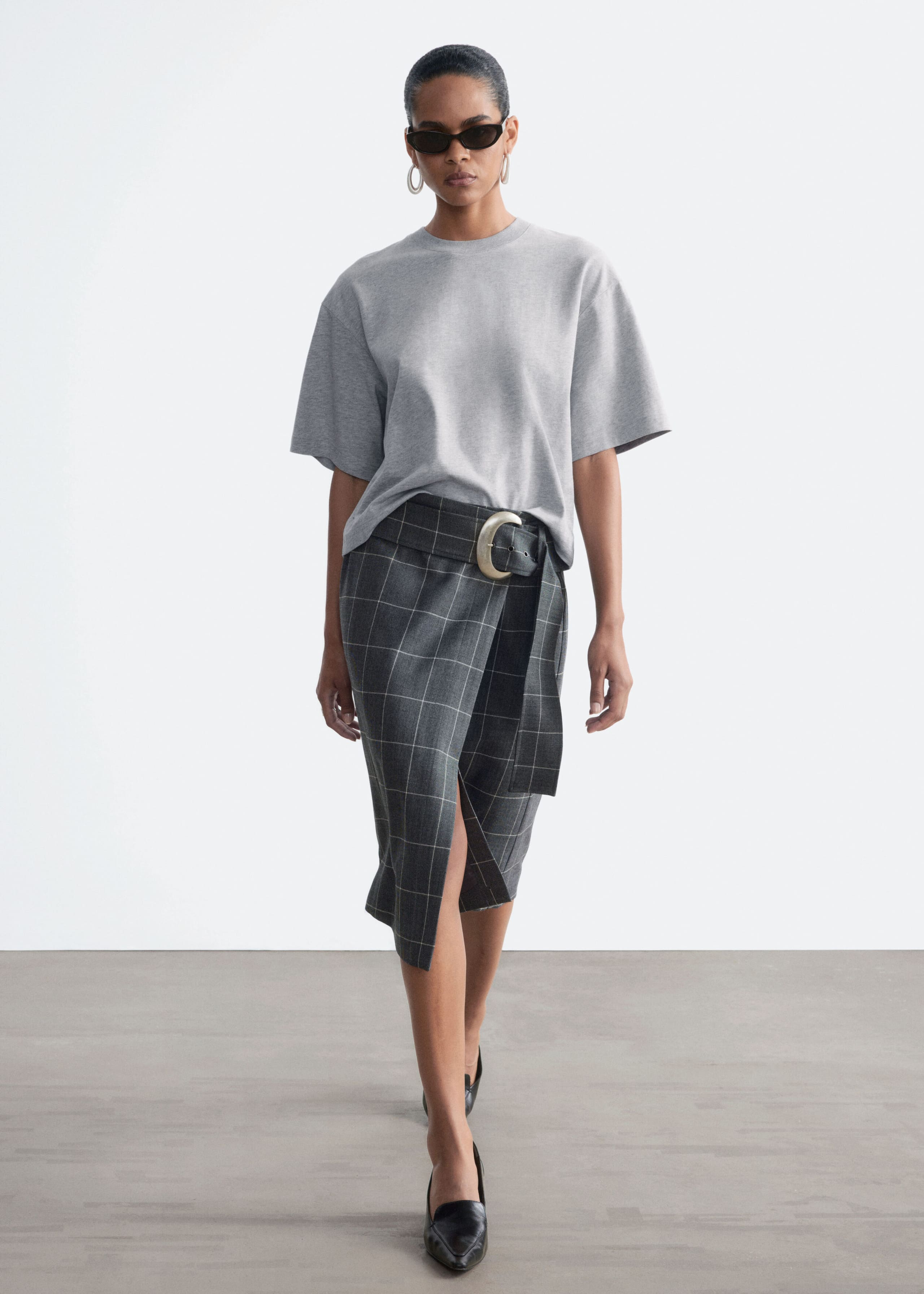 Boxy Cotton T-Shirt - Black - Lookbook