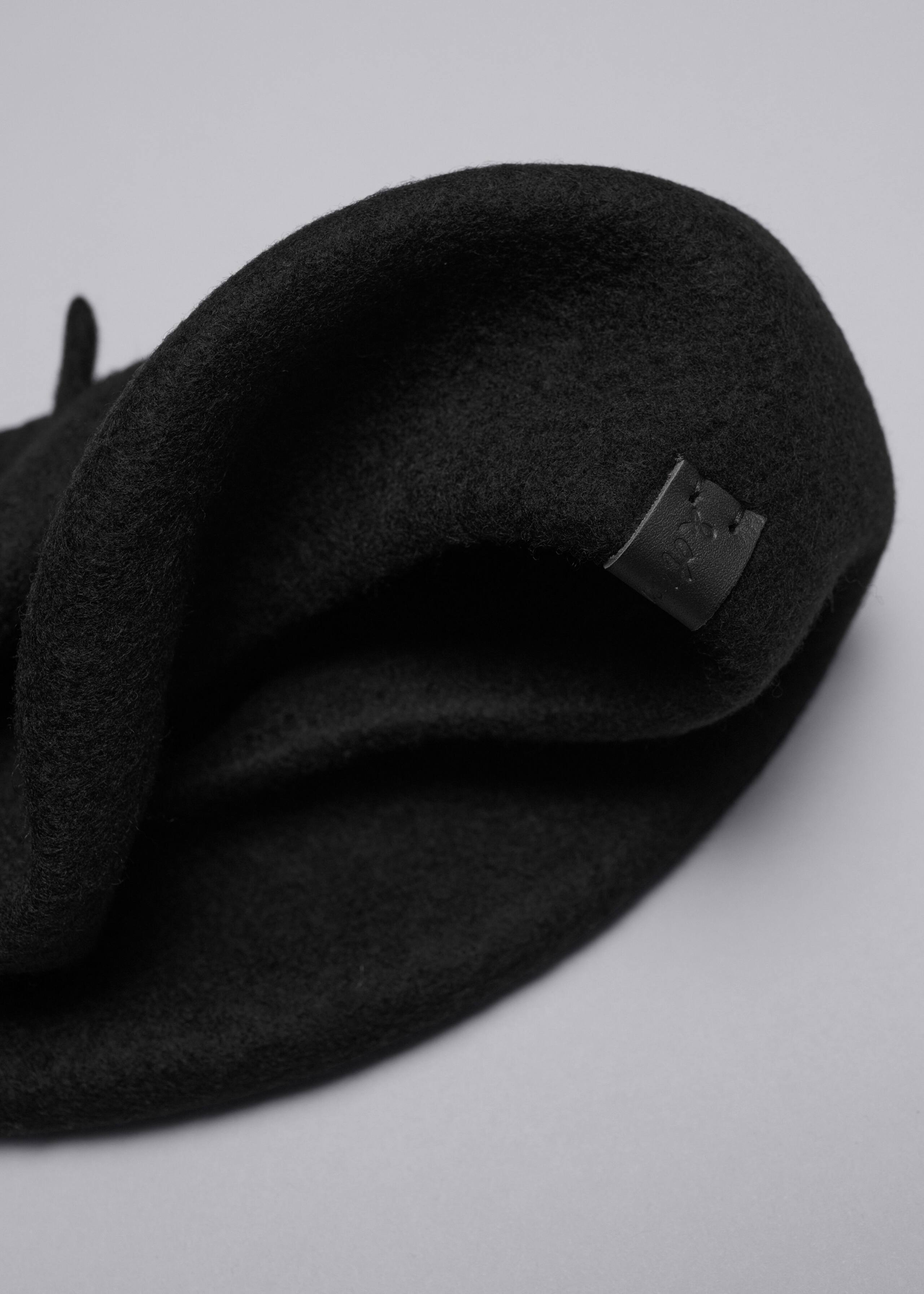 Classic Wool Beret - {{variantName}} - Descriptive Detail