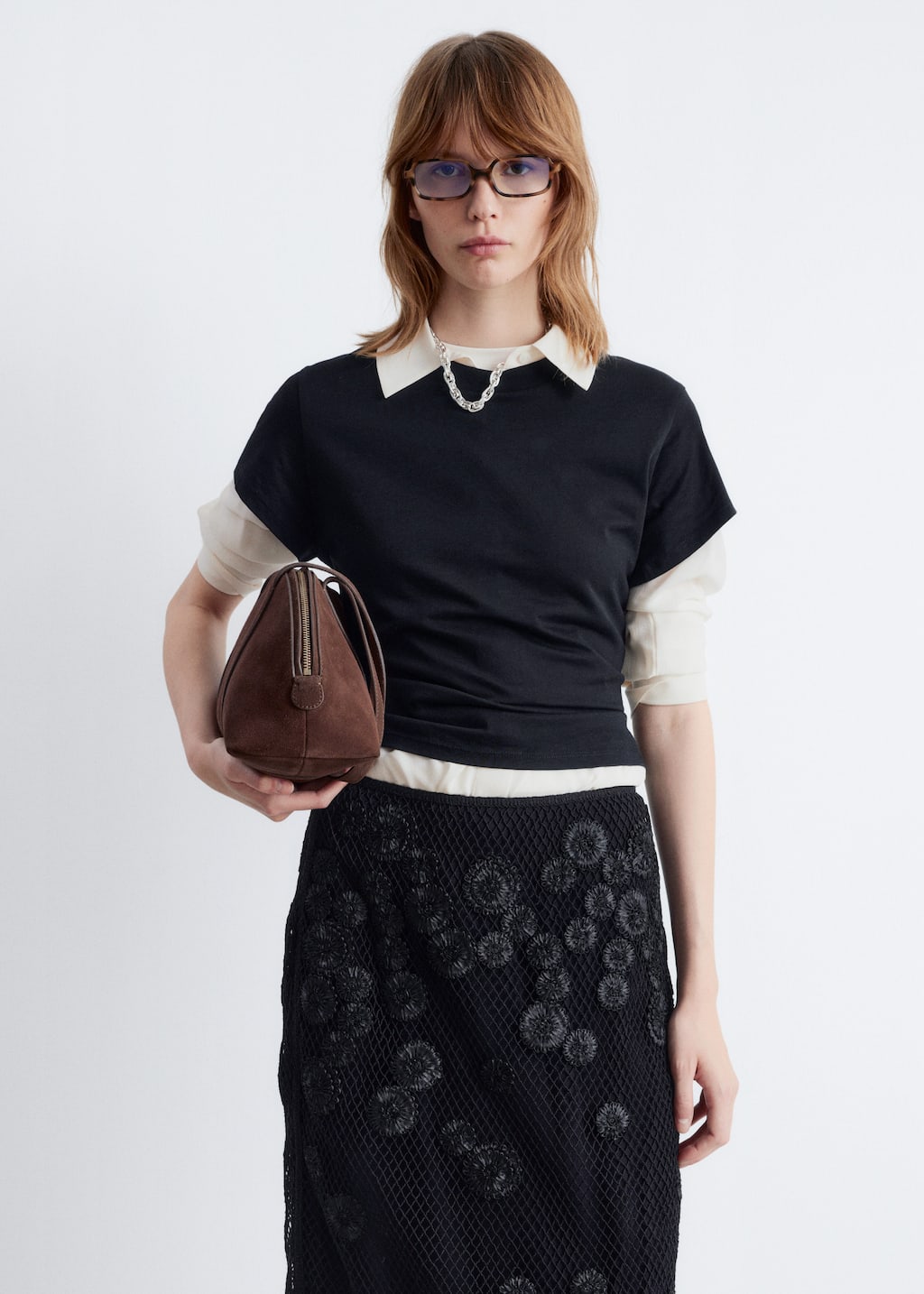 Image of Falda midi de malla con apliques florales
