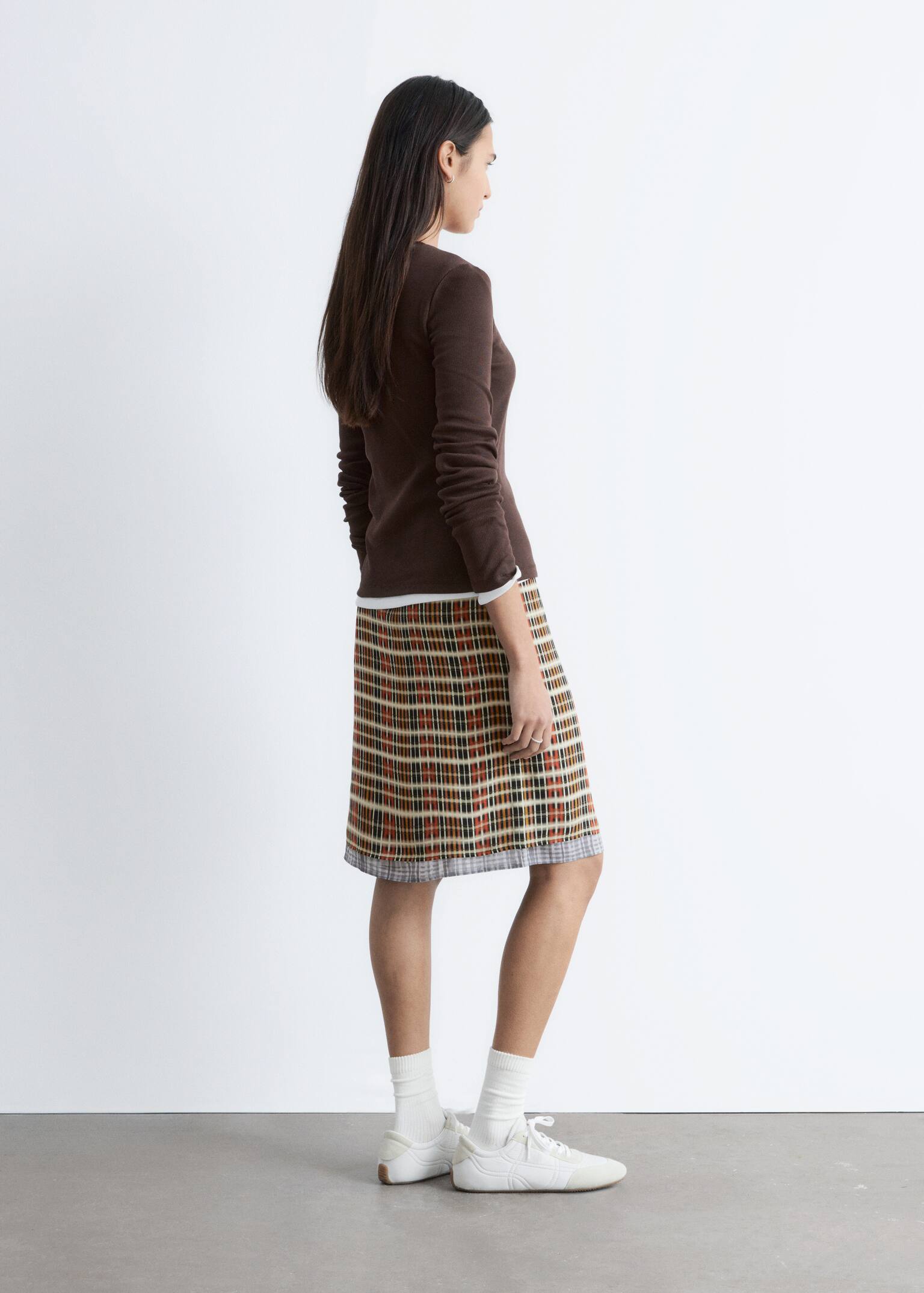 Haut côtelé à manches longues - Marron foncé/Vert foncé/Black/Rayures brunes et blanches/Rayures beiges/noires/Gris clair/Blanc - 5