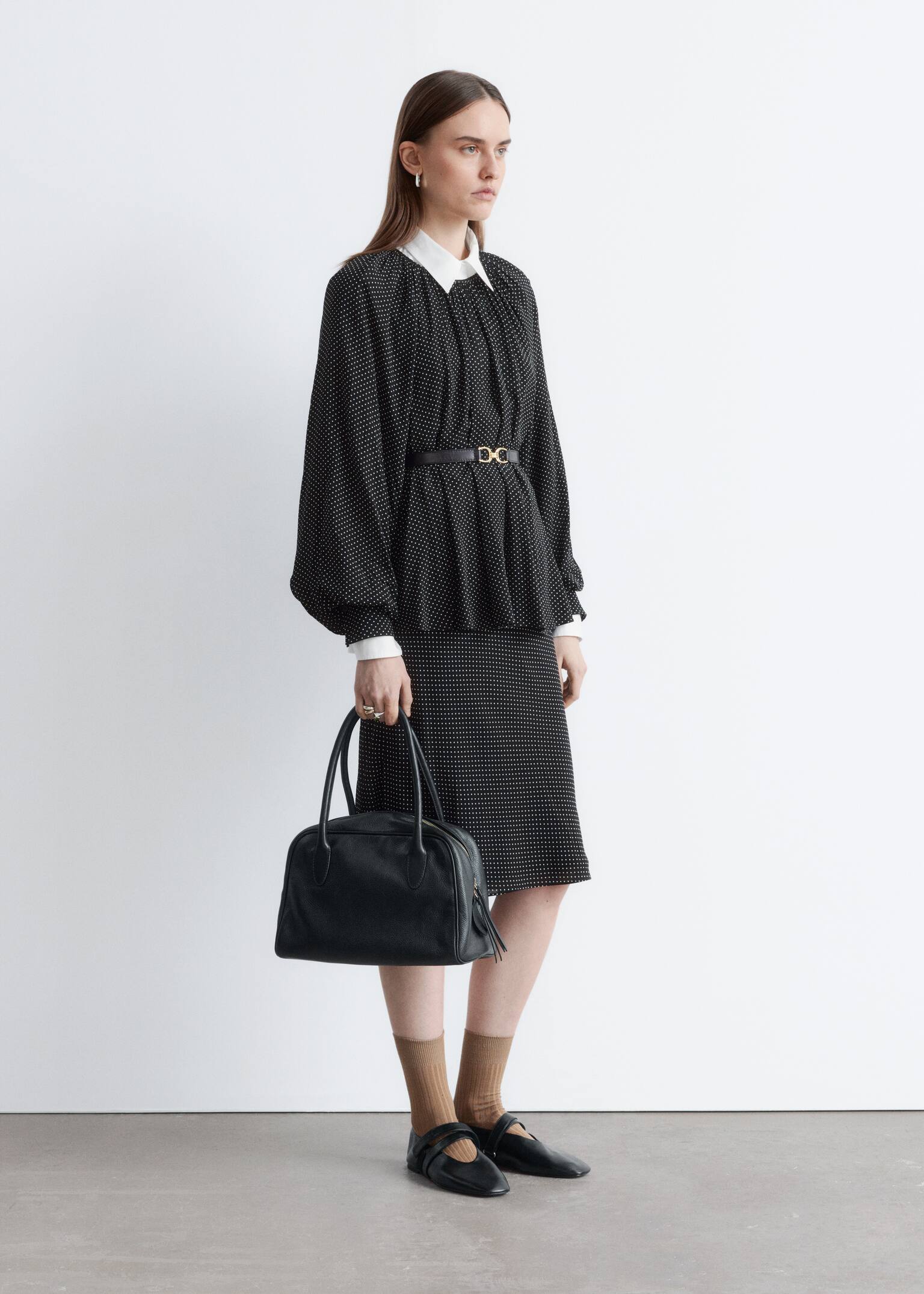 Bluse med ballonærmer - Sort polkaprikker/Mørkeblå - 3