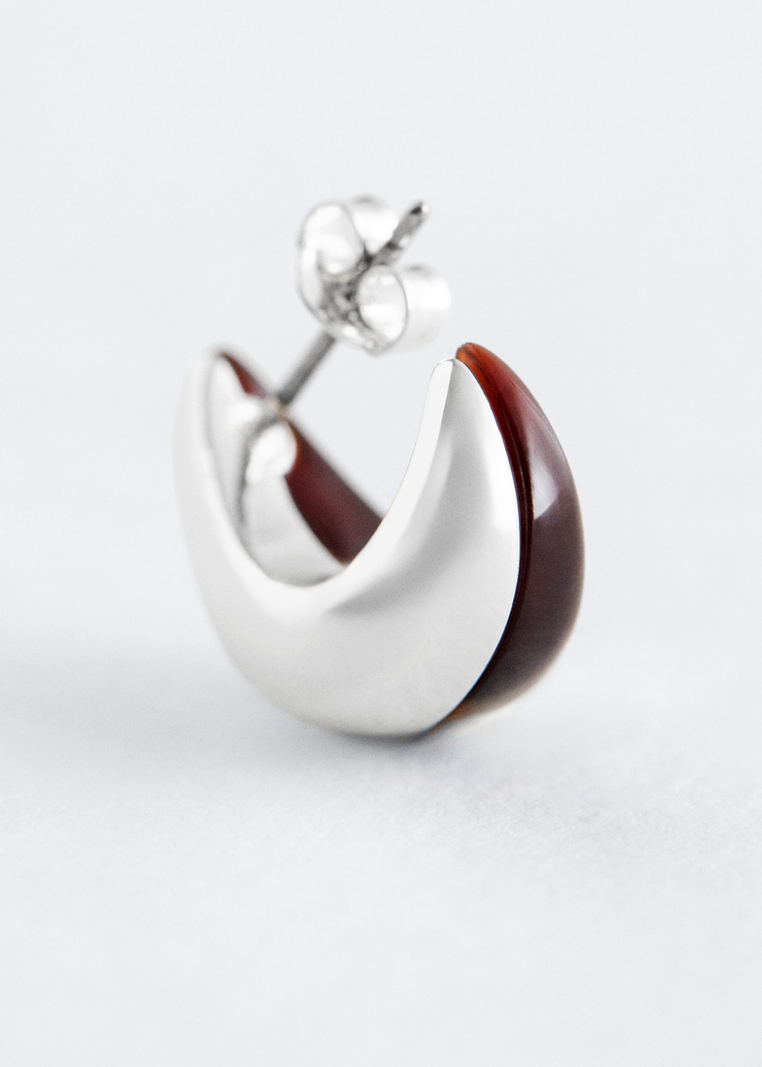 Image of Zweifarbige Ohrringe in gewölbter Form