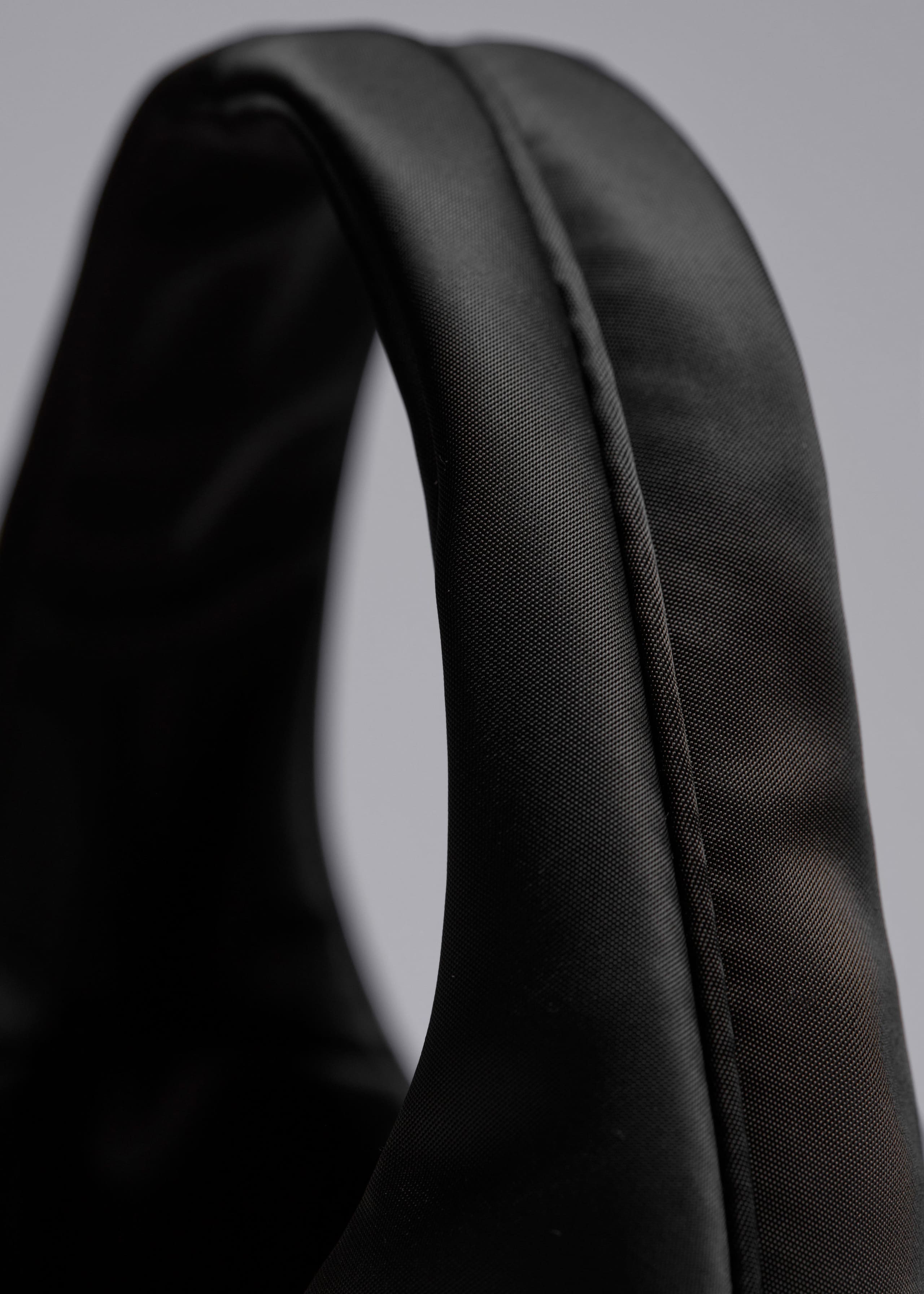 Mini borsa a spalla in nylon - {{variantName}} - Descrizione dettagliata