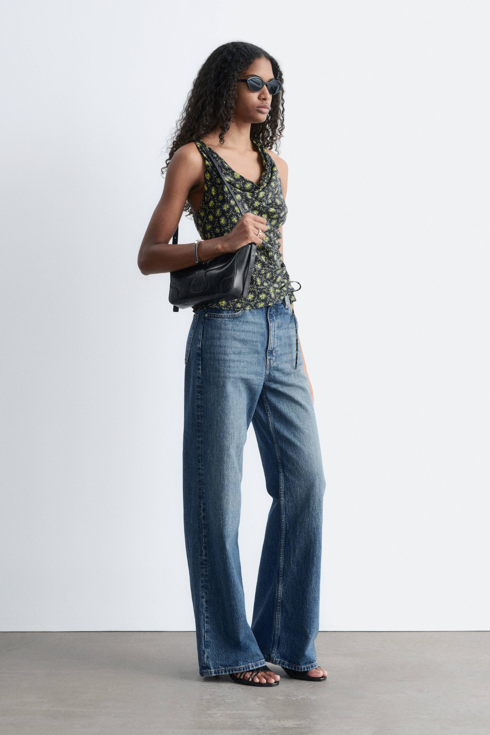 Nagyobb kép megtekintése: Széles szárú farmer - Középkék - NŐI | H&M HU 1