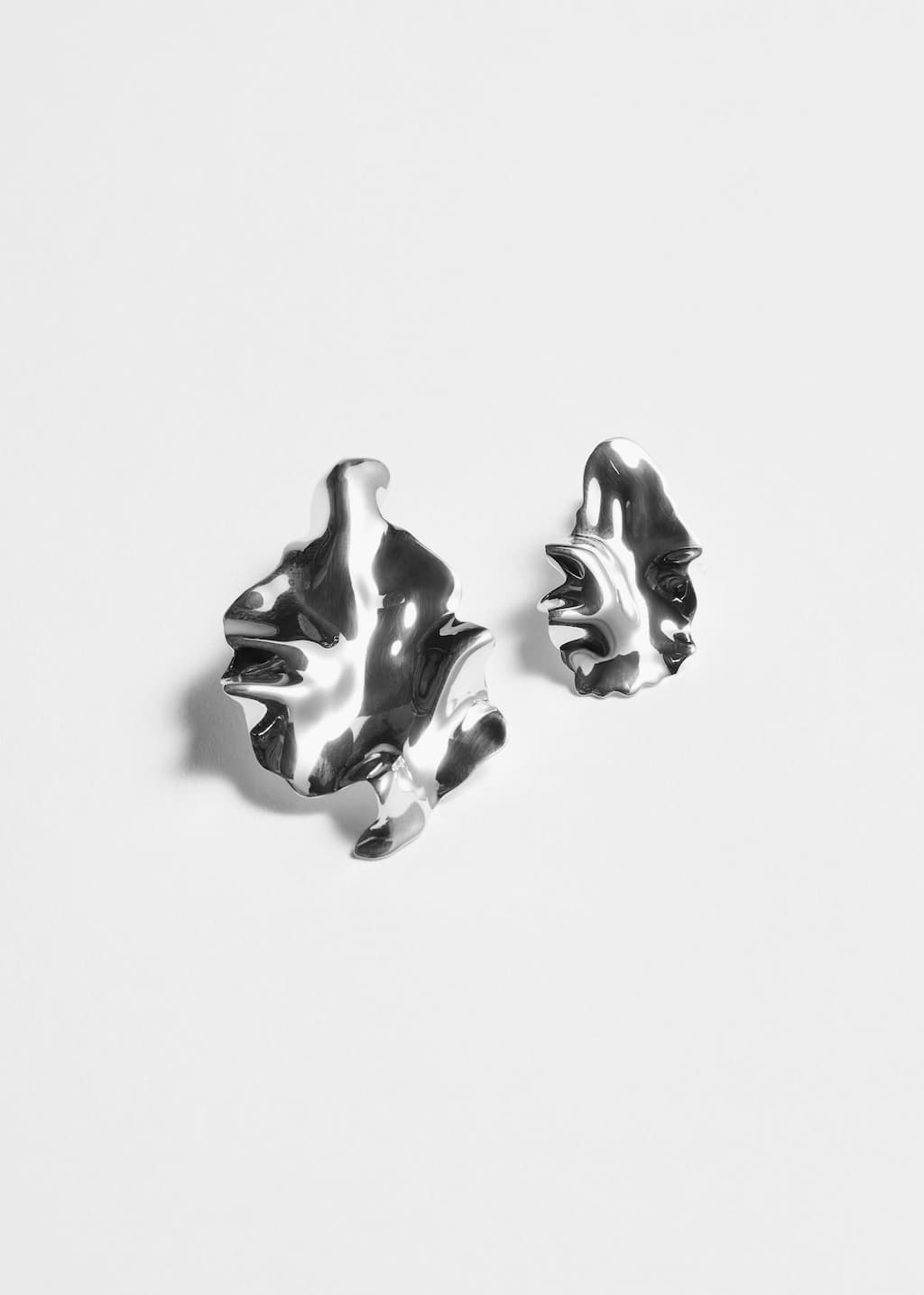 Pendientes de botón de plata de forma orgánica