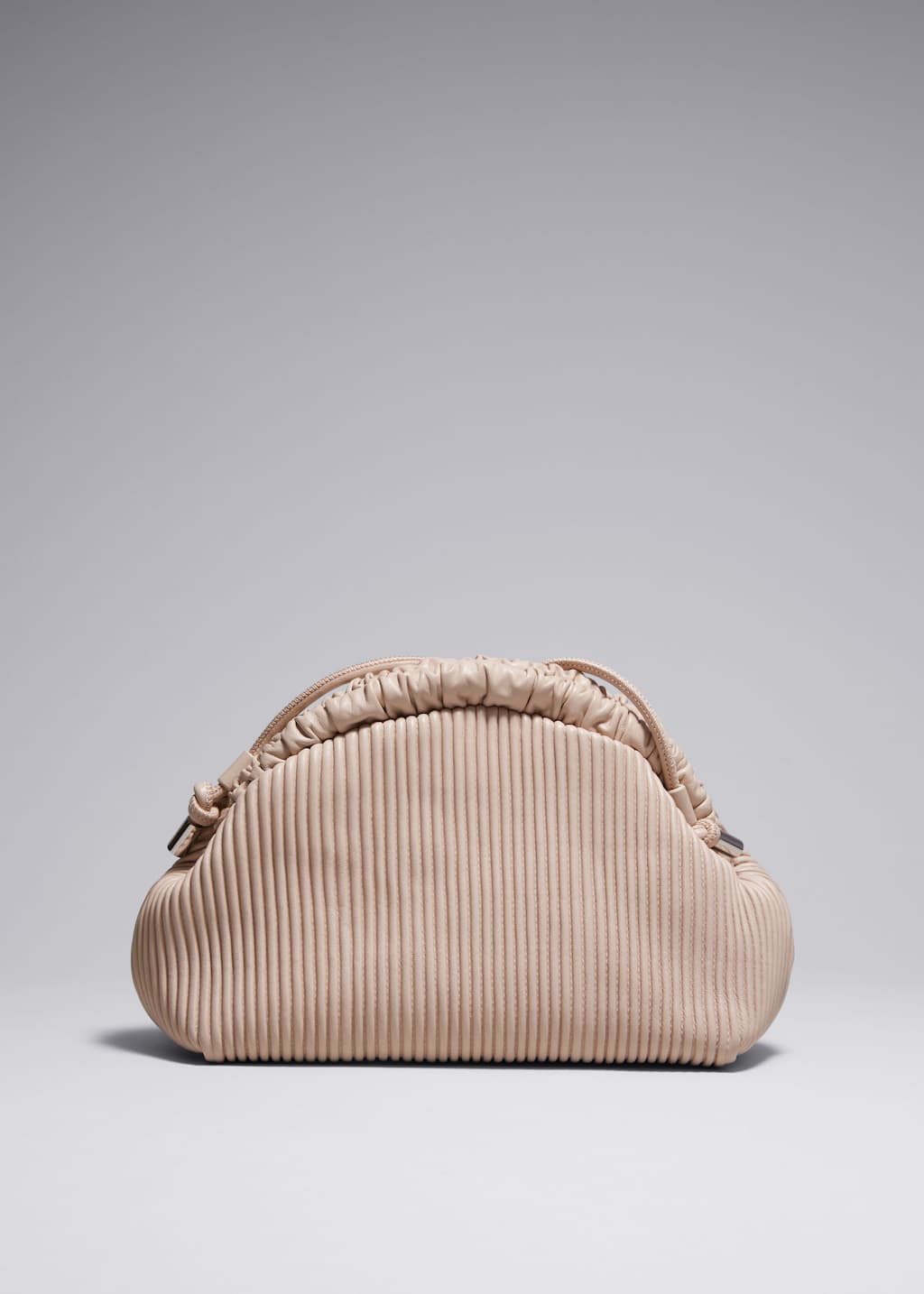 Bolso de mano de piel plisada