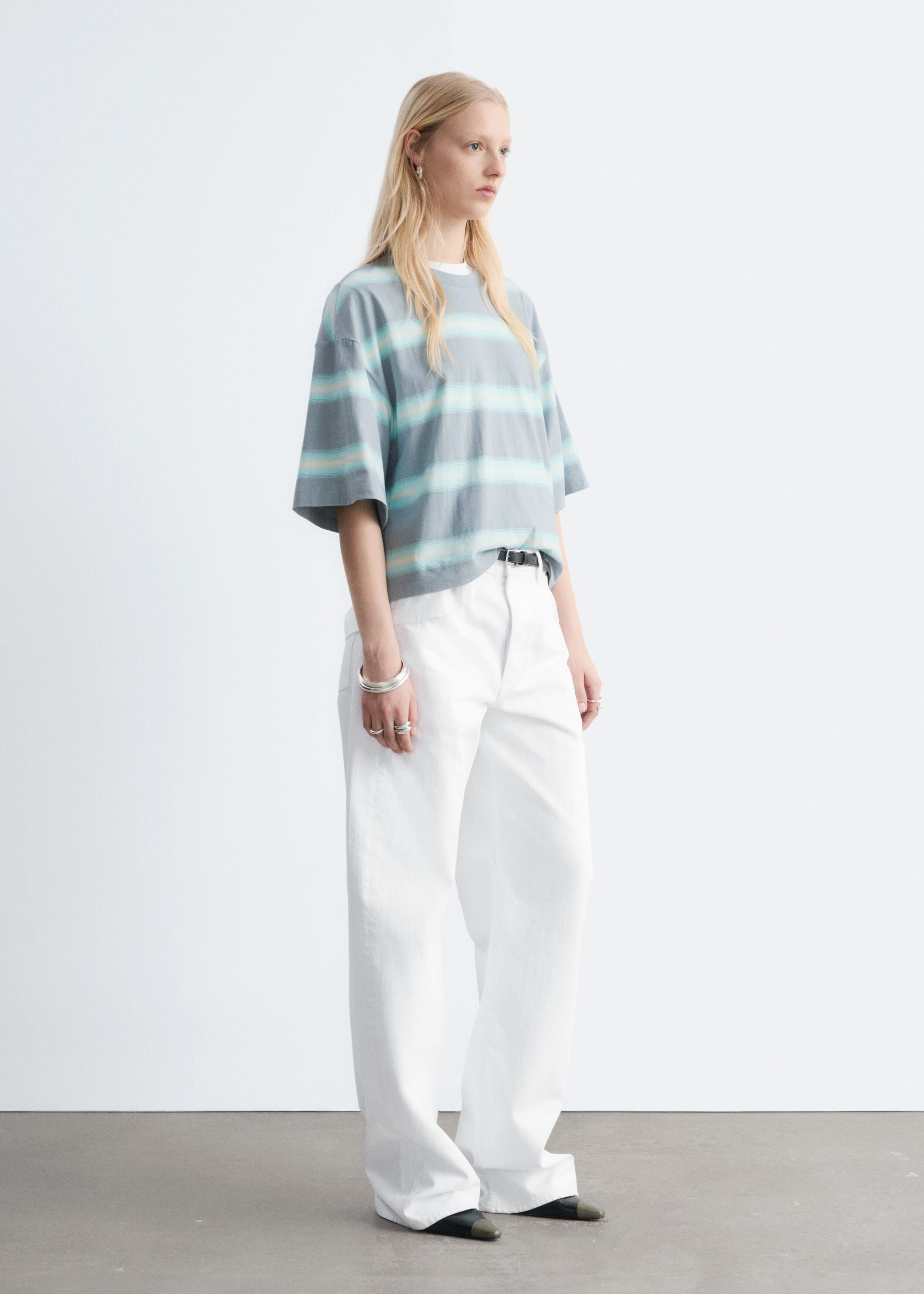 Image of T-shirt oversize in cotone a righe